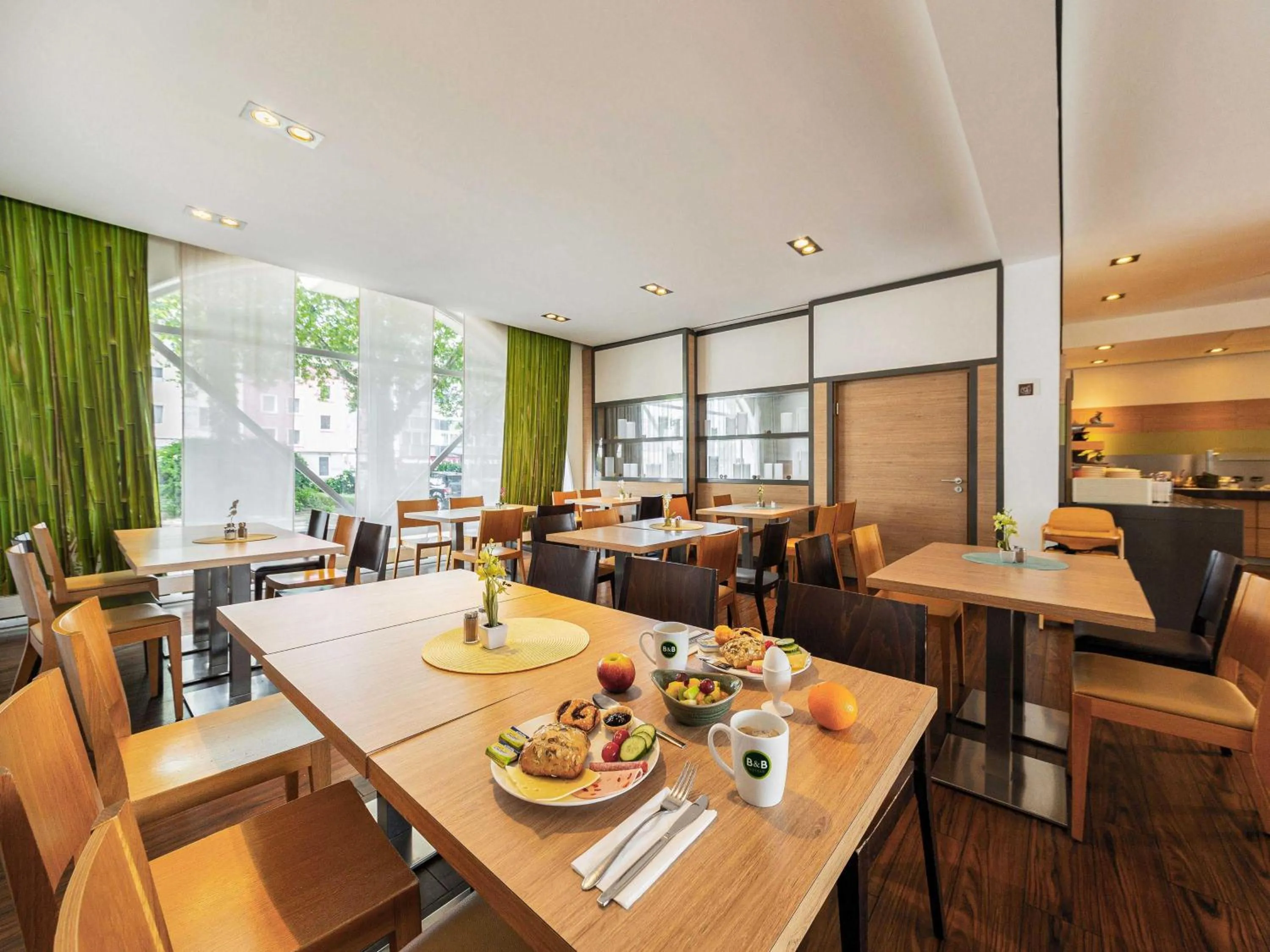 Restaurant/places to eat in B&B Hotel Bochum Hbf-Süd