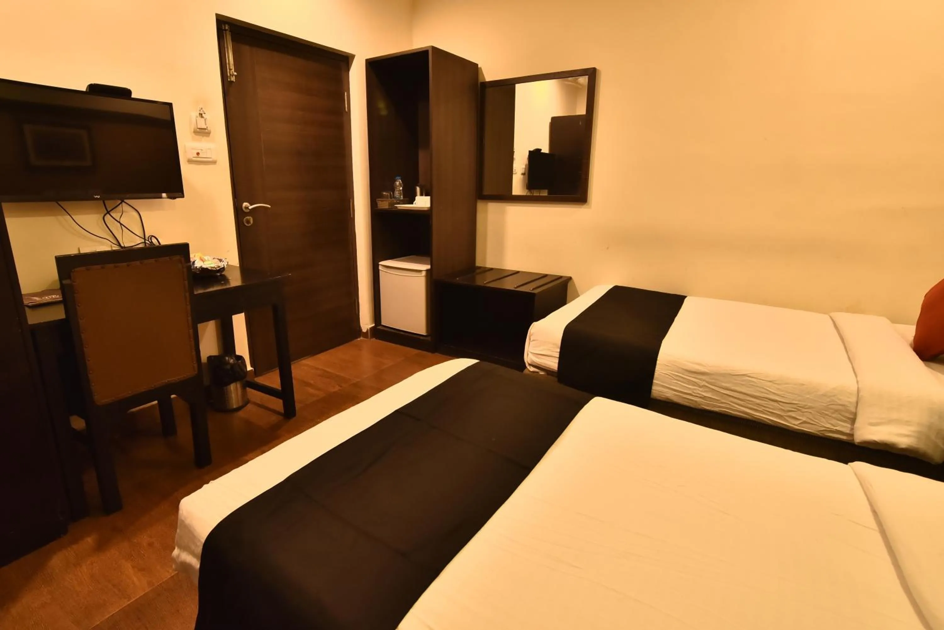 Communal lounge/ TV room, Bed in Casa Broadway-A Boutique Hotel