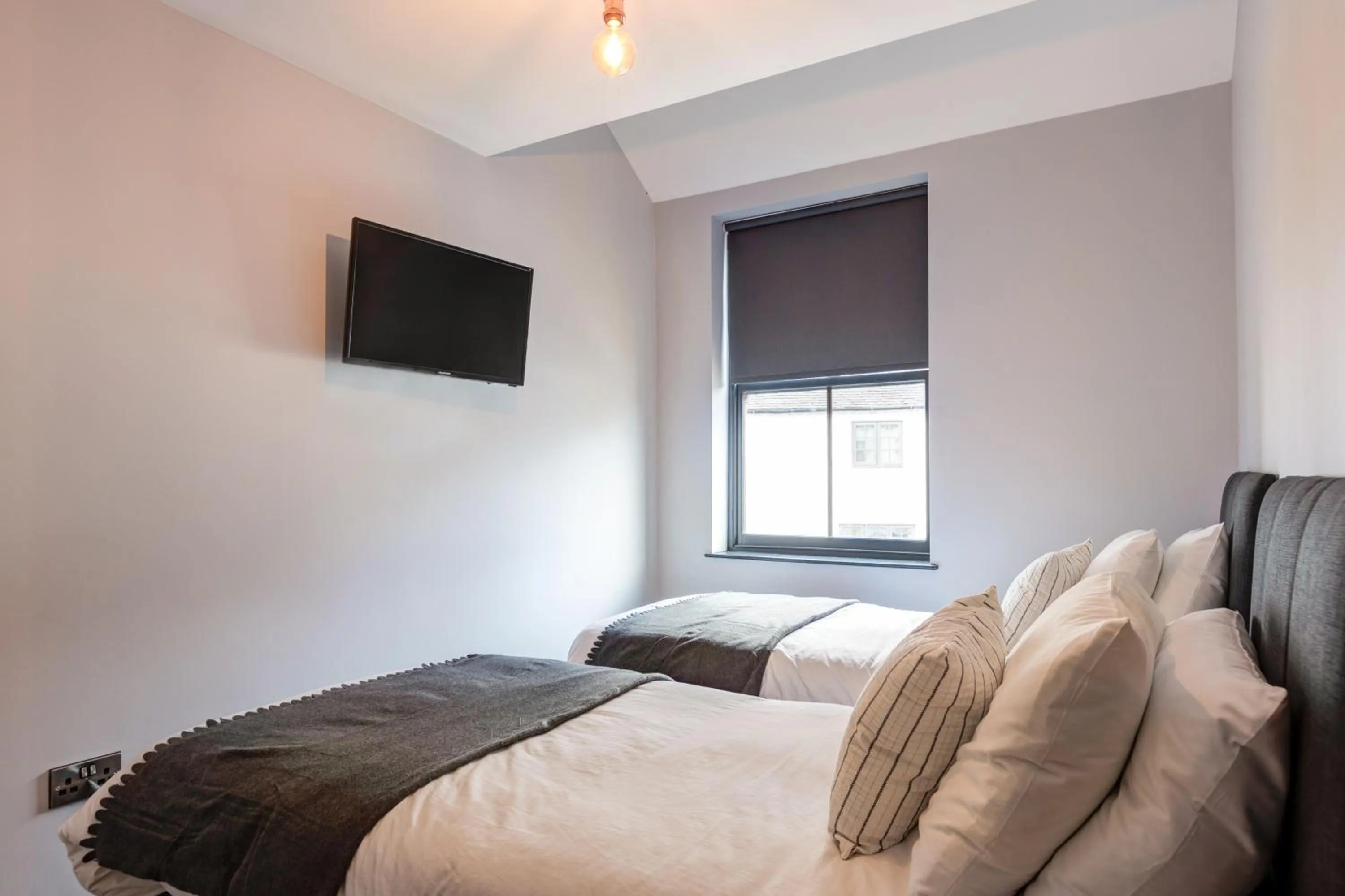 Bedroom, Bed in Bondgate Hotel East Midlands Airport