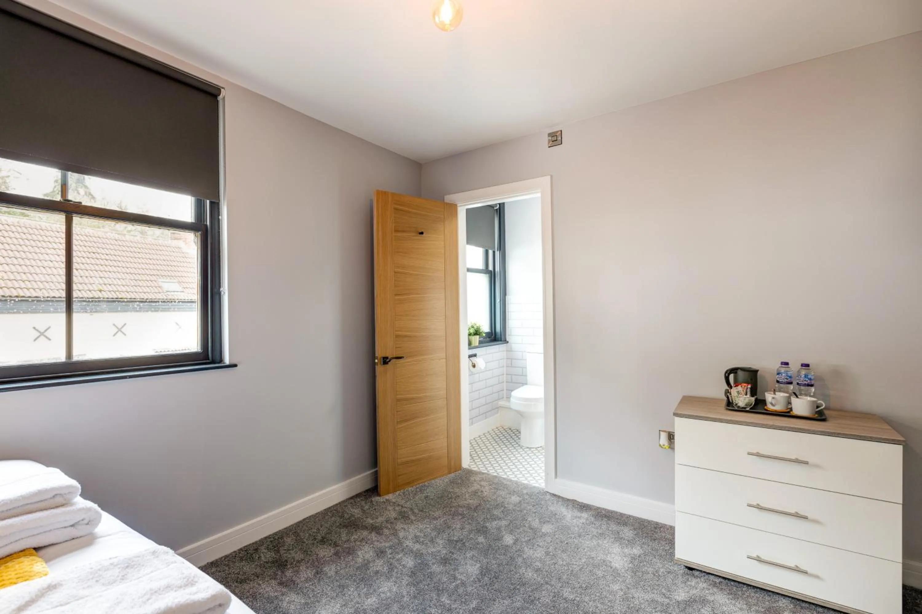 Bed in Bondgate Hotel East Midlands Airport