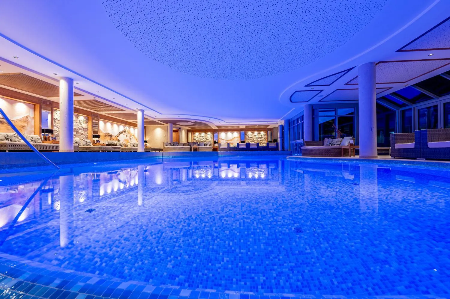 Swimming pool in Meiser SPA Resort