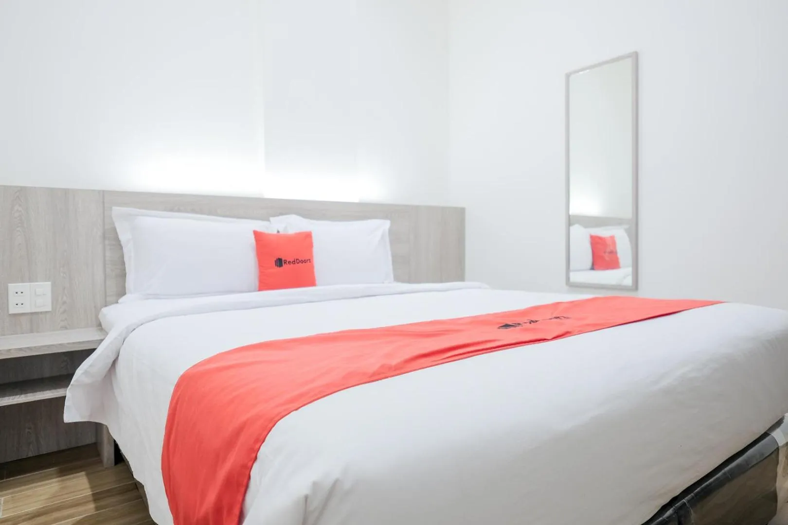 Bed in RedDoorz Plus @ Jalan Juanda Medan