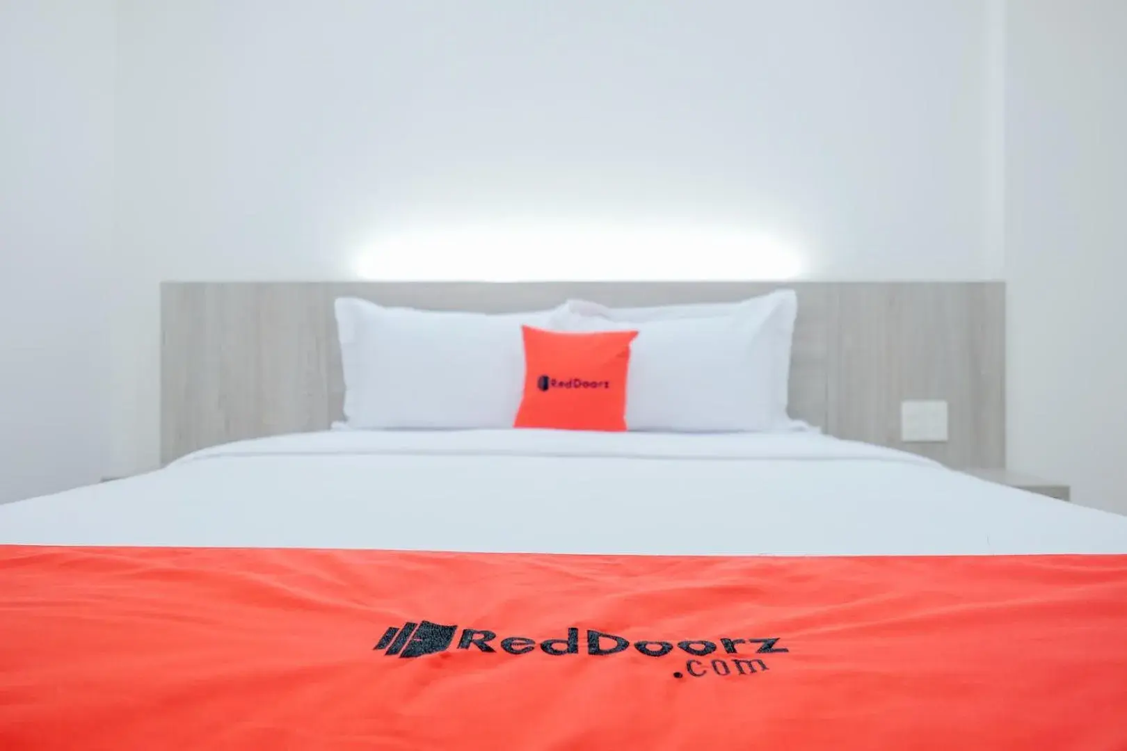 Bed in RedDoorz Plus @ Jalan Juanda Medan Bed in RedDoorz Plus @ Jalan Juanda Medan