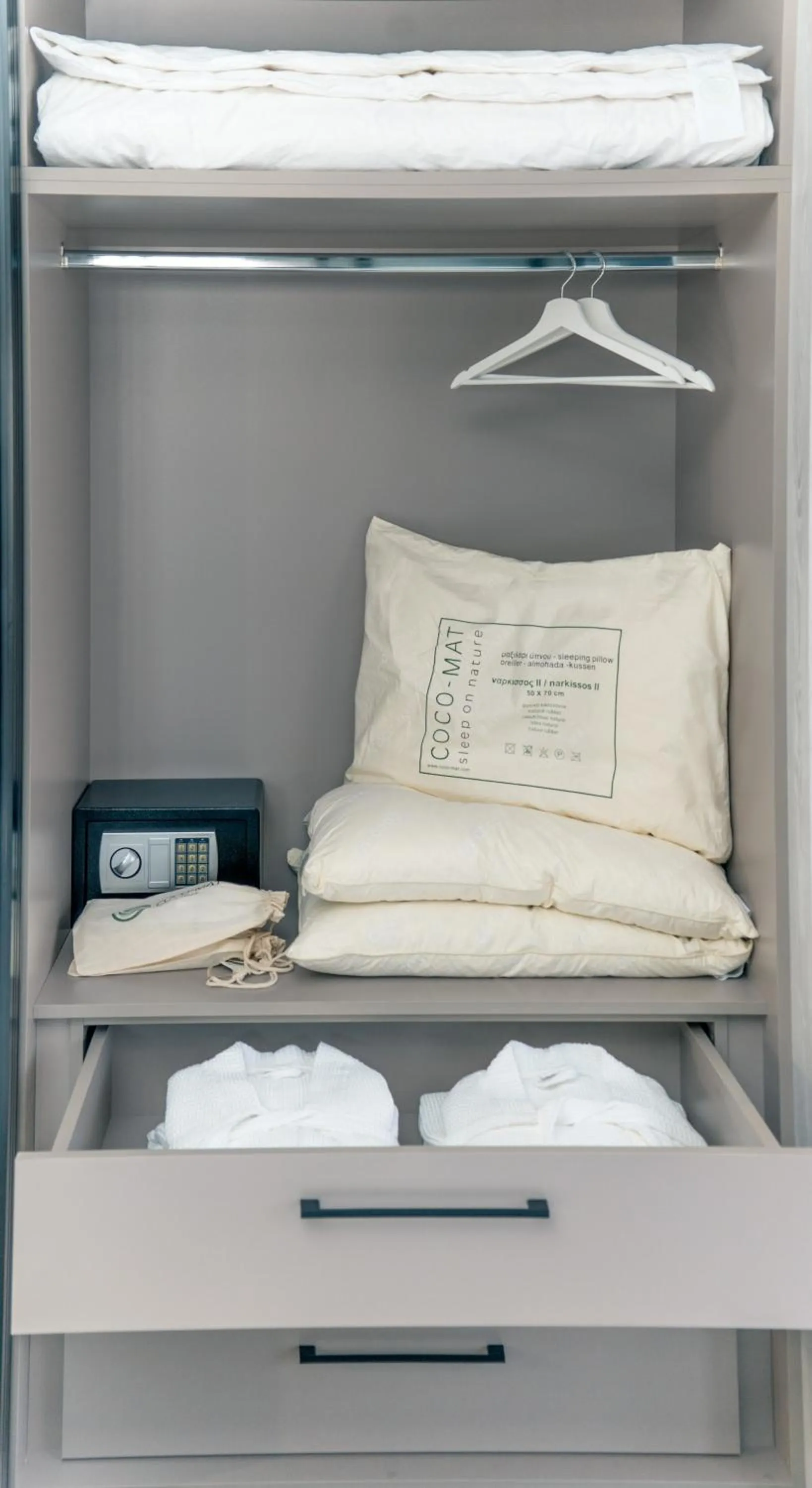 Bedroom, Bed in Salina Premium Residences Volos