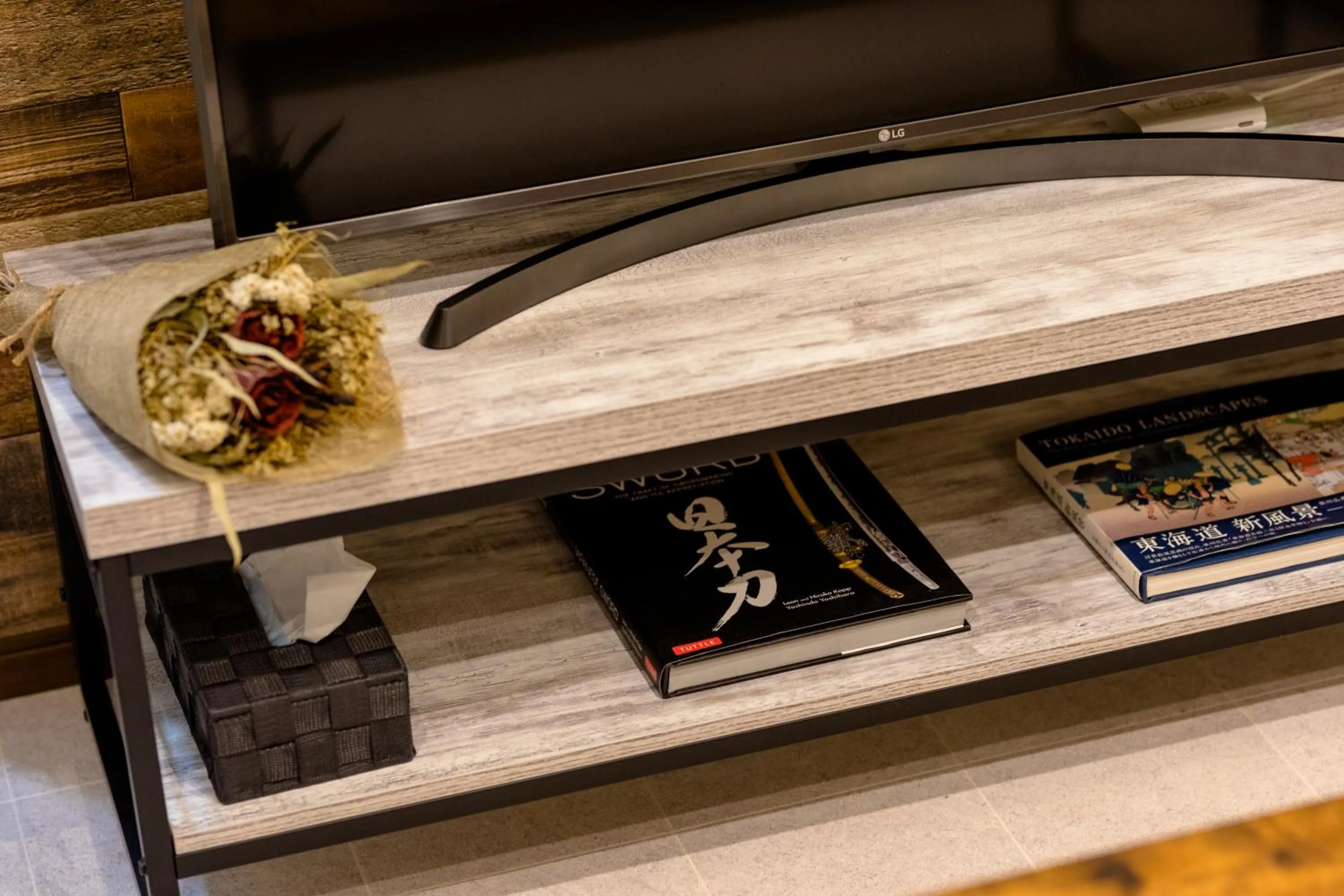 Photo of the whole room in Dio