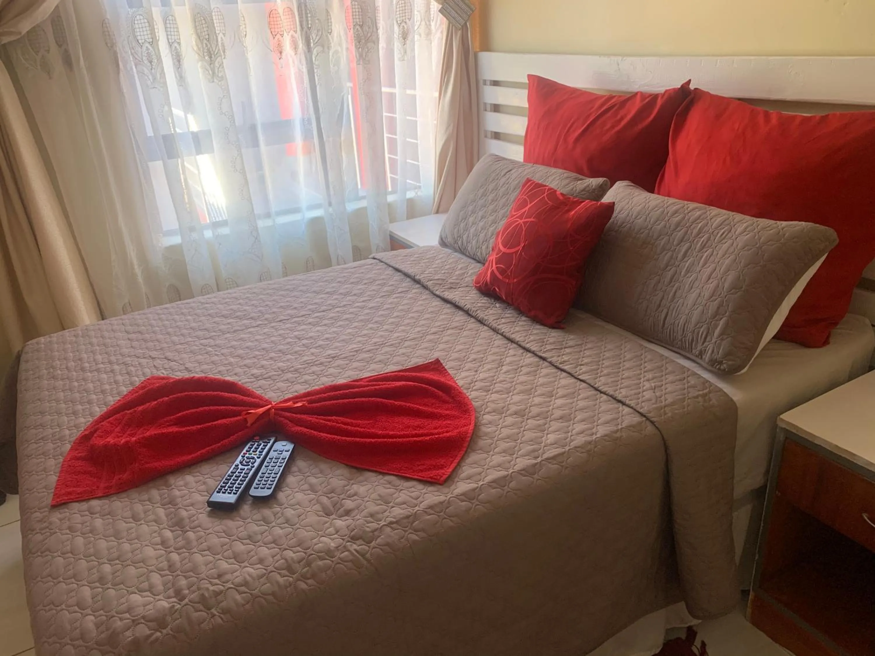 Bed in Ekaya Palace Guest House