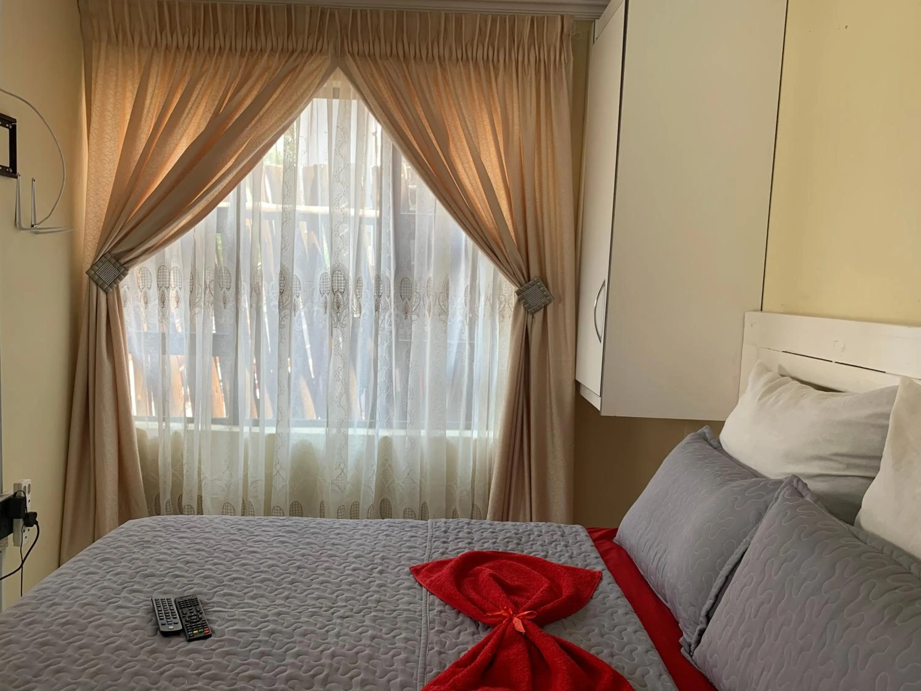 Bed in Ekaya Palace Guest House