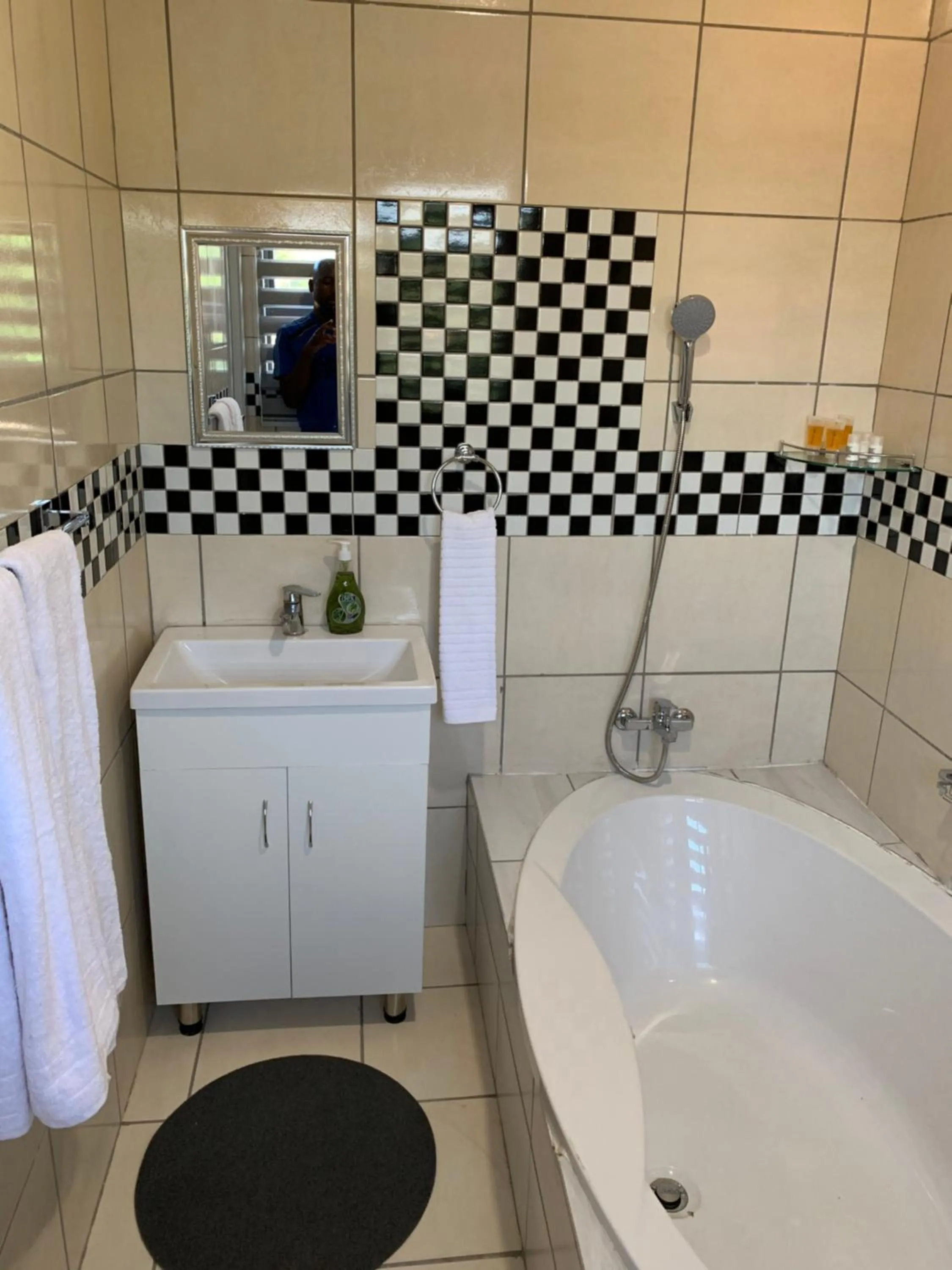 Ekaya Palace Guest House