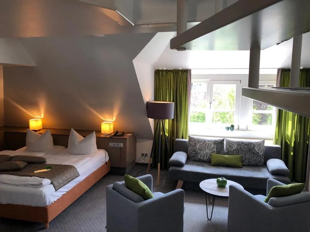 Bed in Romantisches Hotel Menzhausen