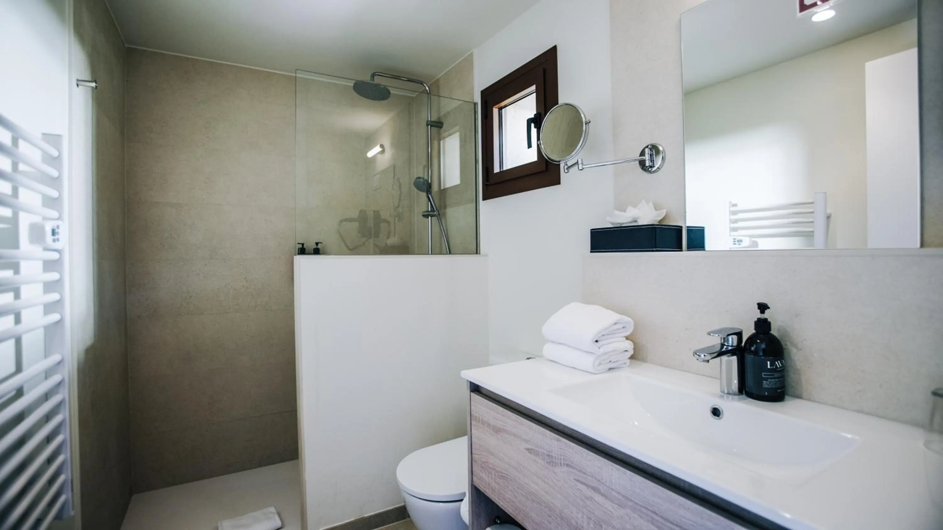 Shower in Hotel Mas del Sol