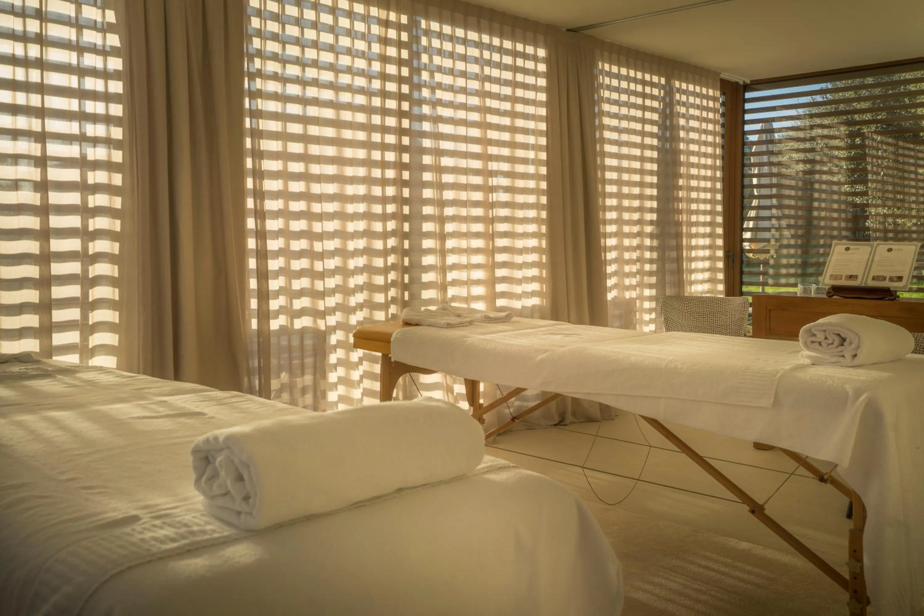Massage, Bed in Hotel Mas del Sol