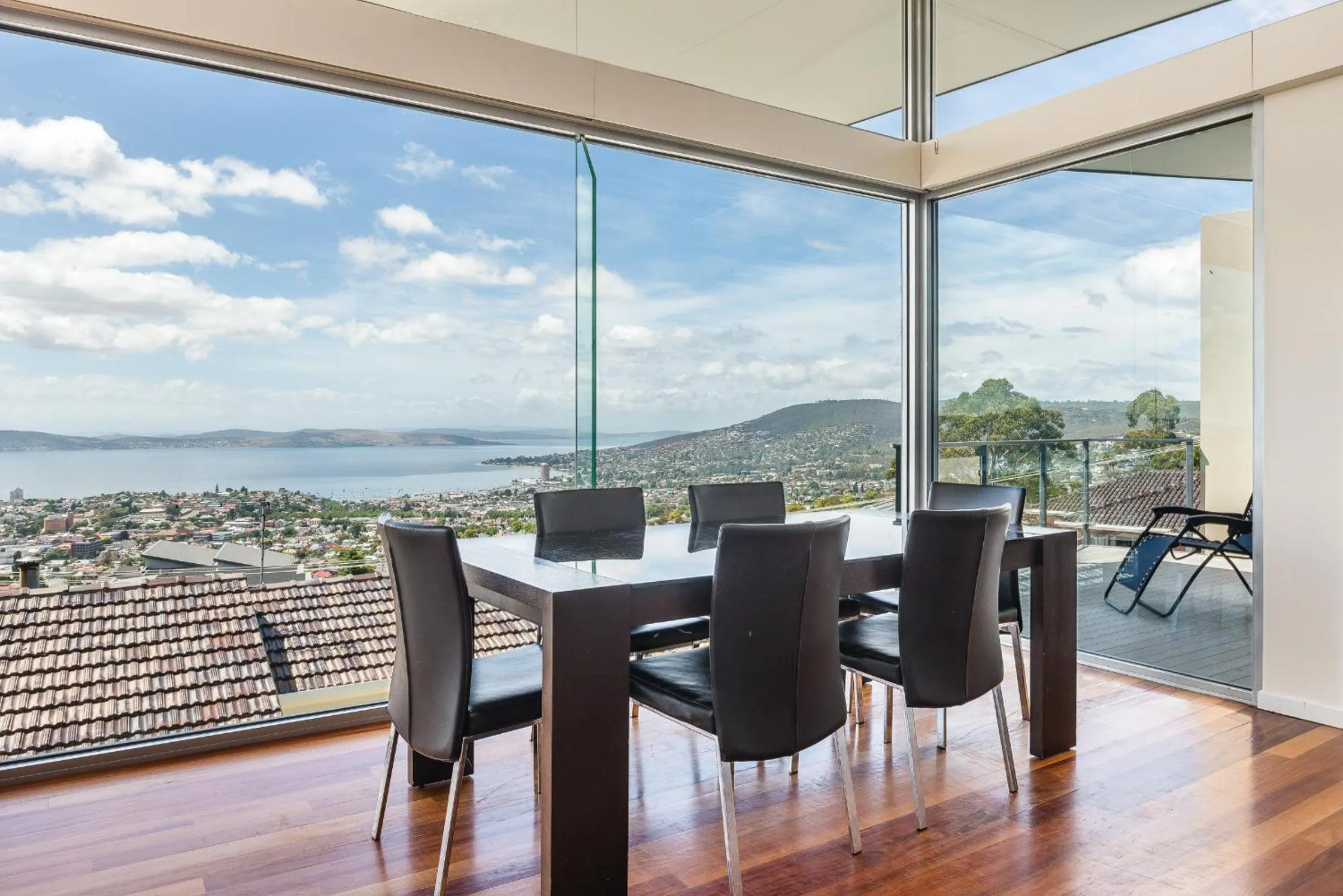Dining area in Hobart View