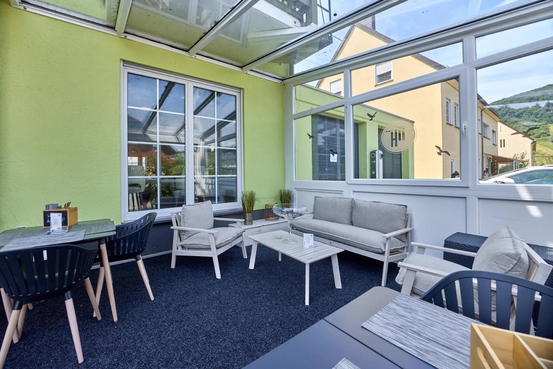 Balcony/Terrace in Moselhotel Weinhaus Simon `Sauna`Restaurant`ELadesäule