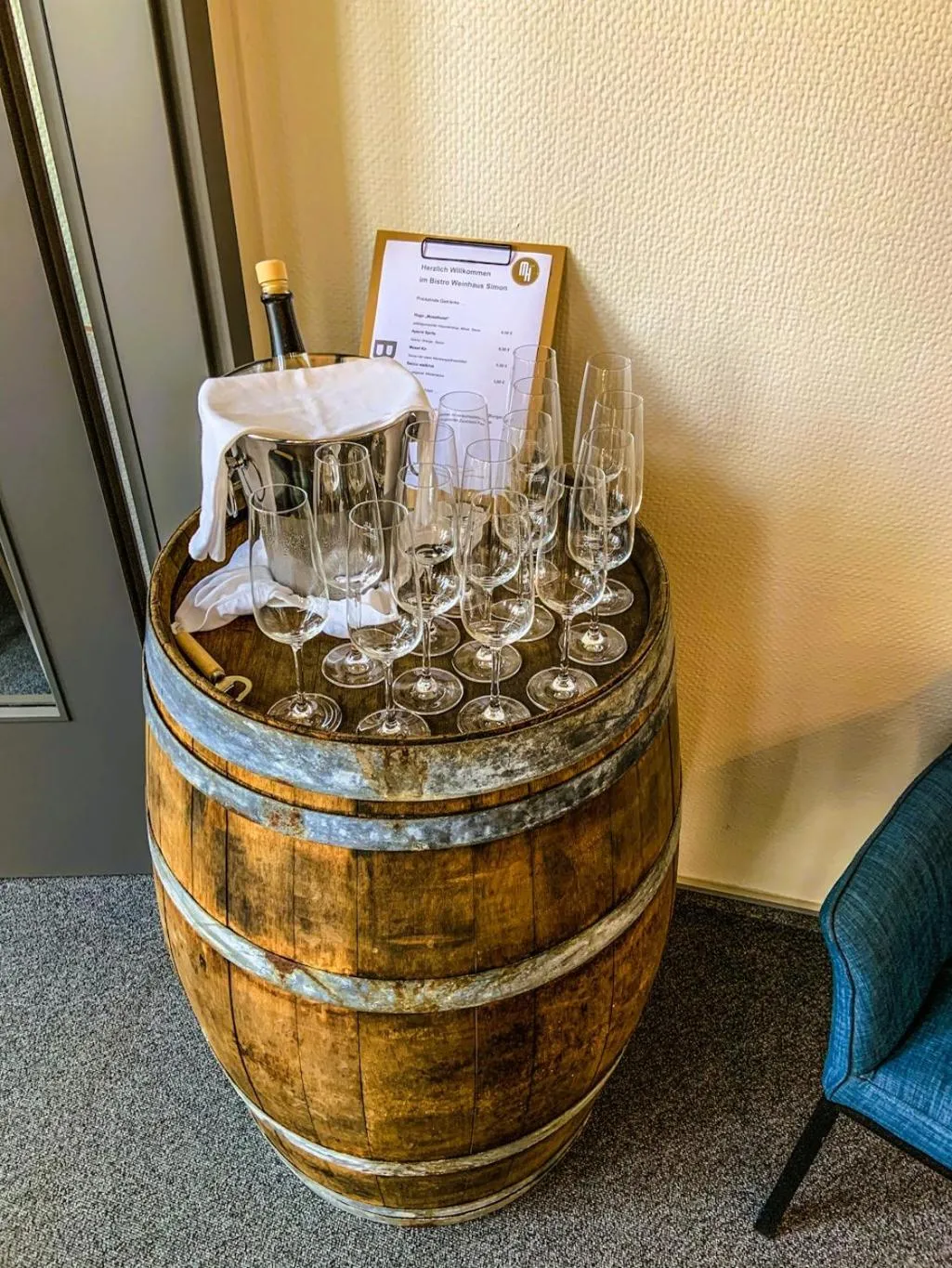 Decorative detail in Moselhotel Weinhaus Simon `Sauna`Restaurant`ELadesäule