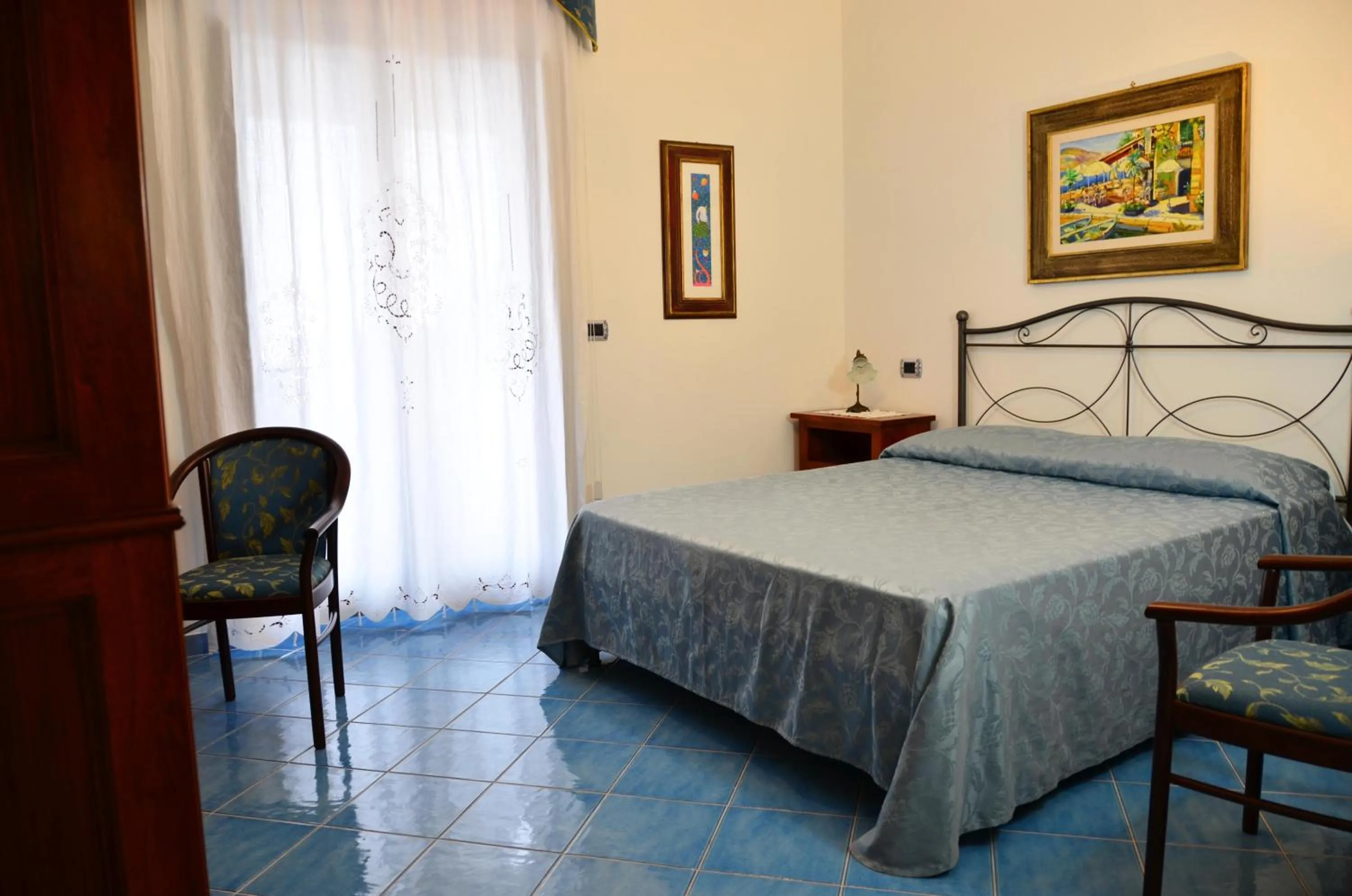 Sea view, Bed in Donna Alda Affittacamere Capitello dal 2012