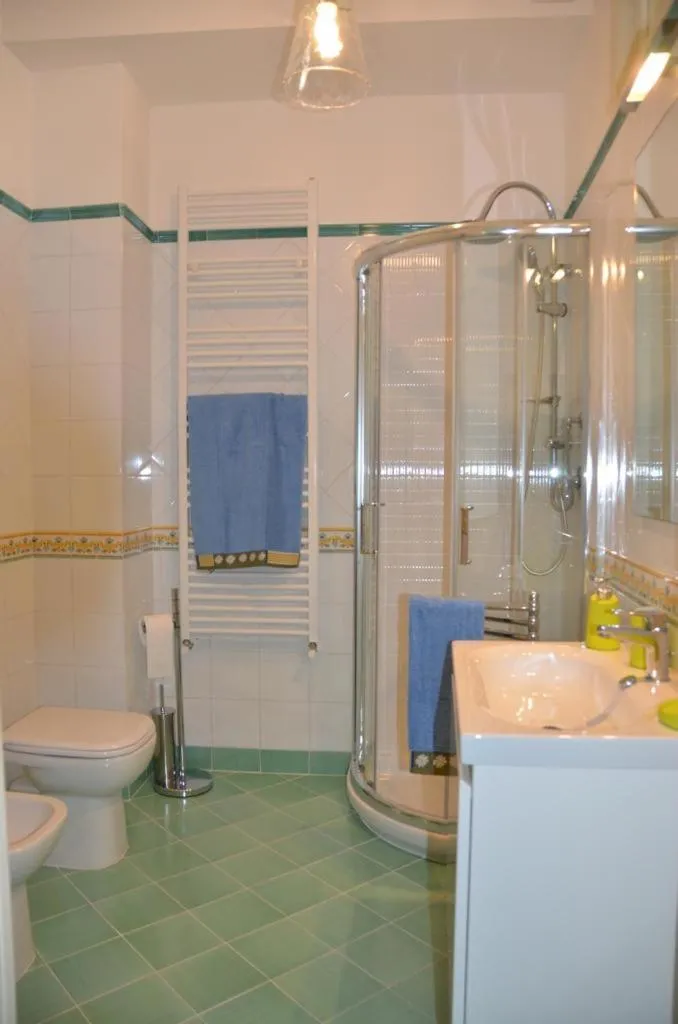 Bathroom in Donna Alda Affittacamere Capitello dal 2012