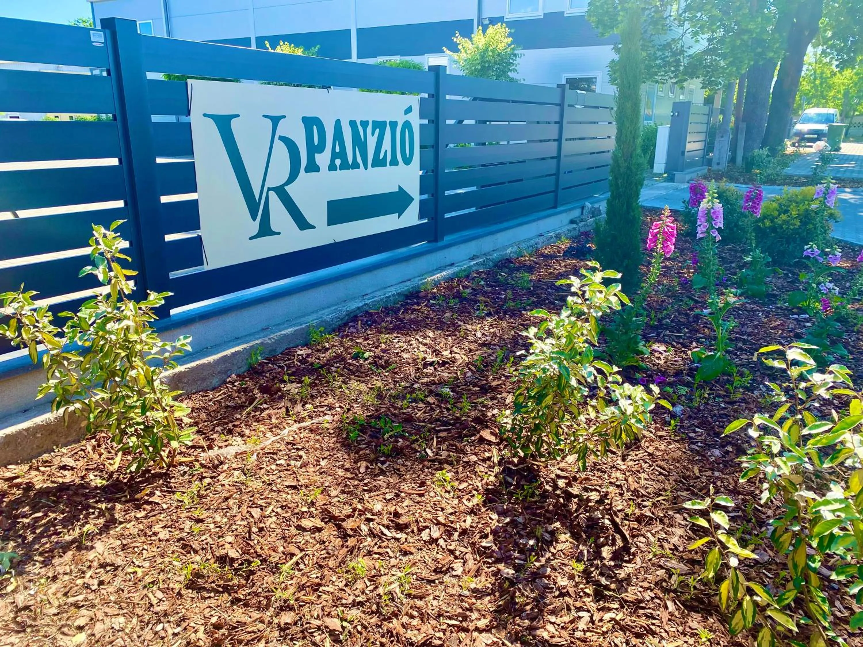 Property logo or sign in Vecsési Rendezvényközpont és Panzió