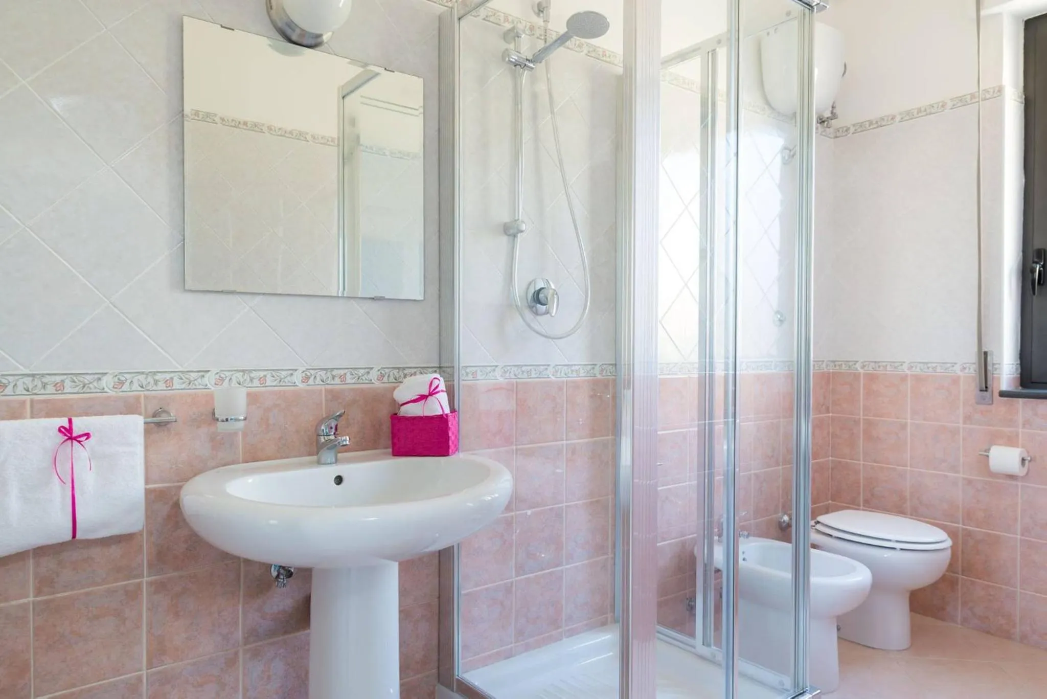 Shower in Bed and Breakfast Marlè