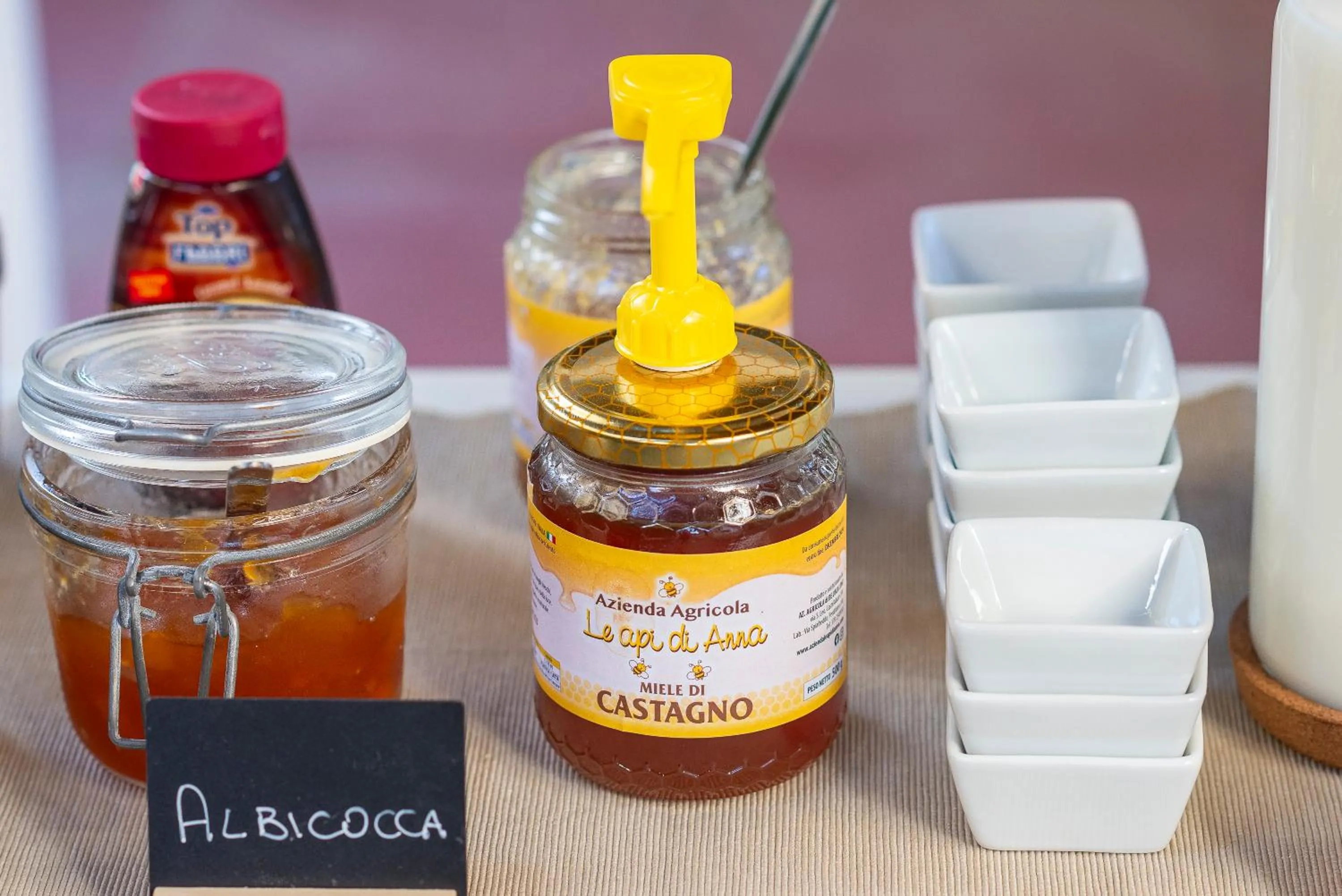 Food and drinks in Marlè Rooms