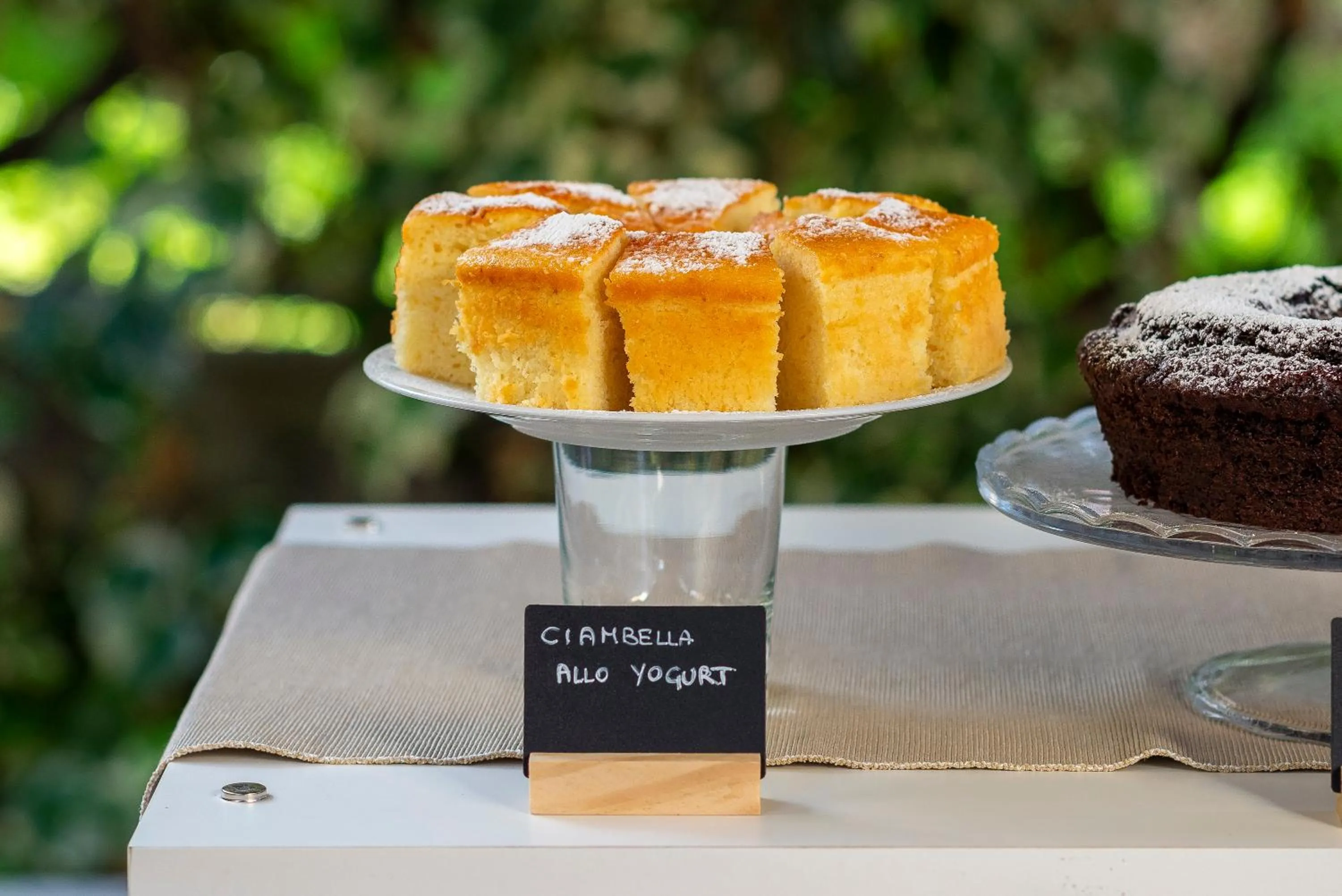 Food and drinks in Marlè Rooms