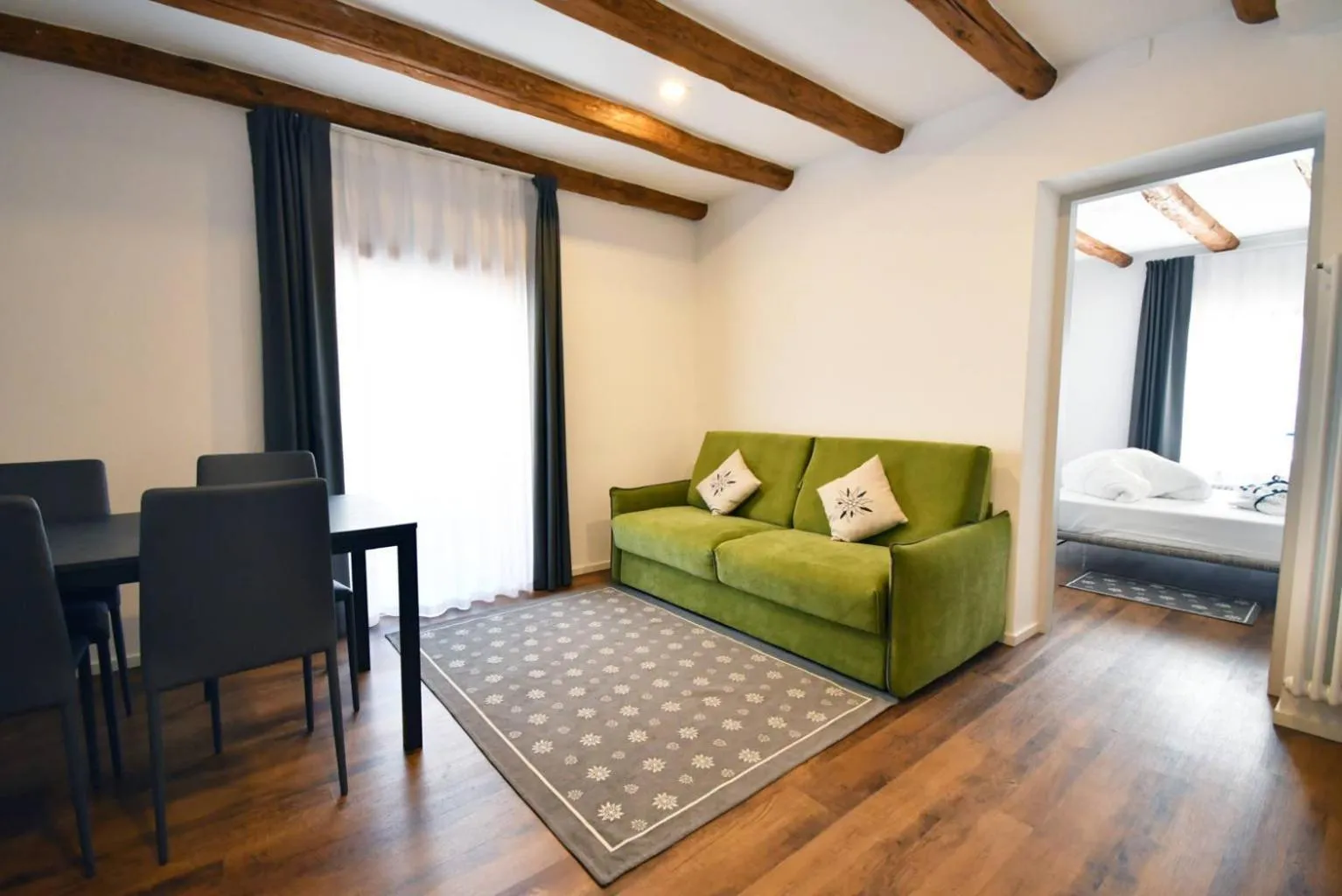 Living room, Bed in Maison Boutique Fior d'Alpe