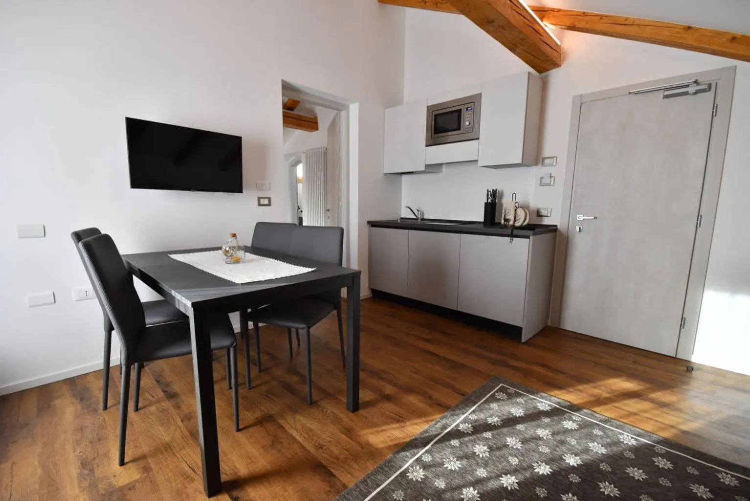 Kitchen or kitchenette in Maison Boutique Fior d'Alpe