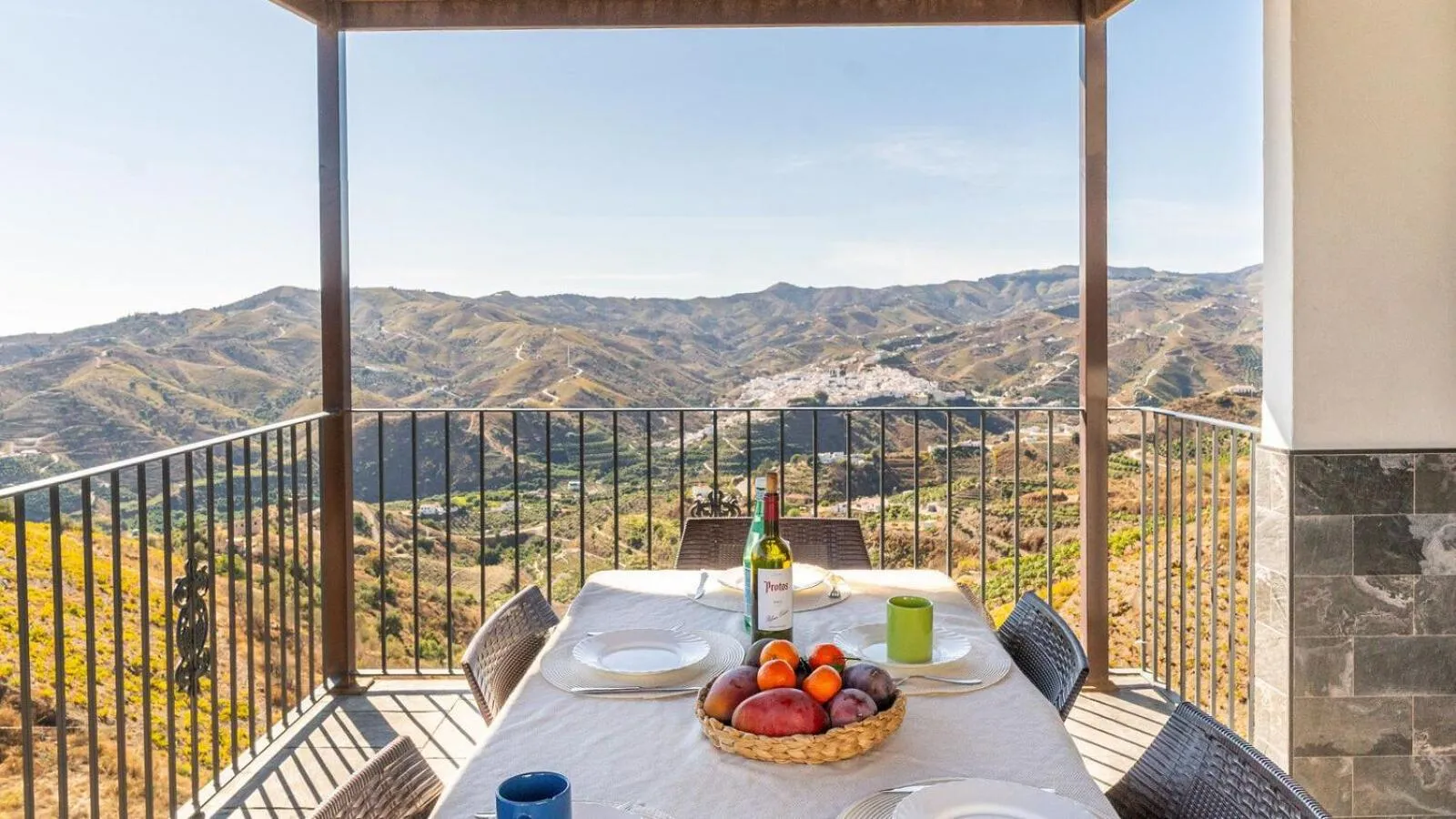 Casa Adrian Almachar by Ruralidays