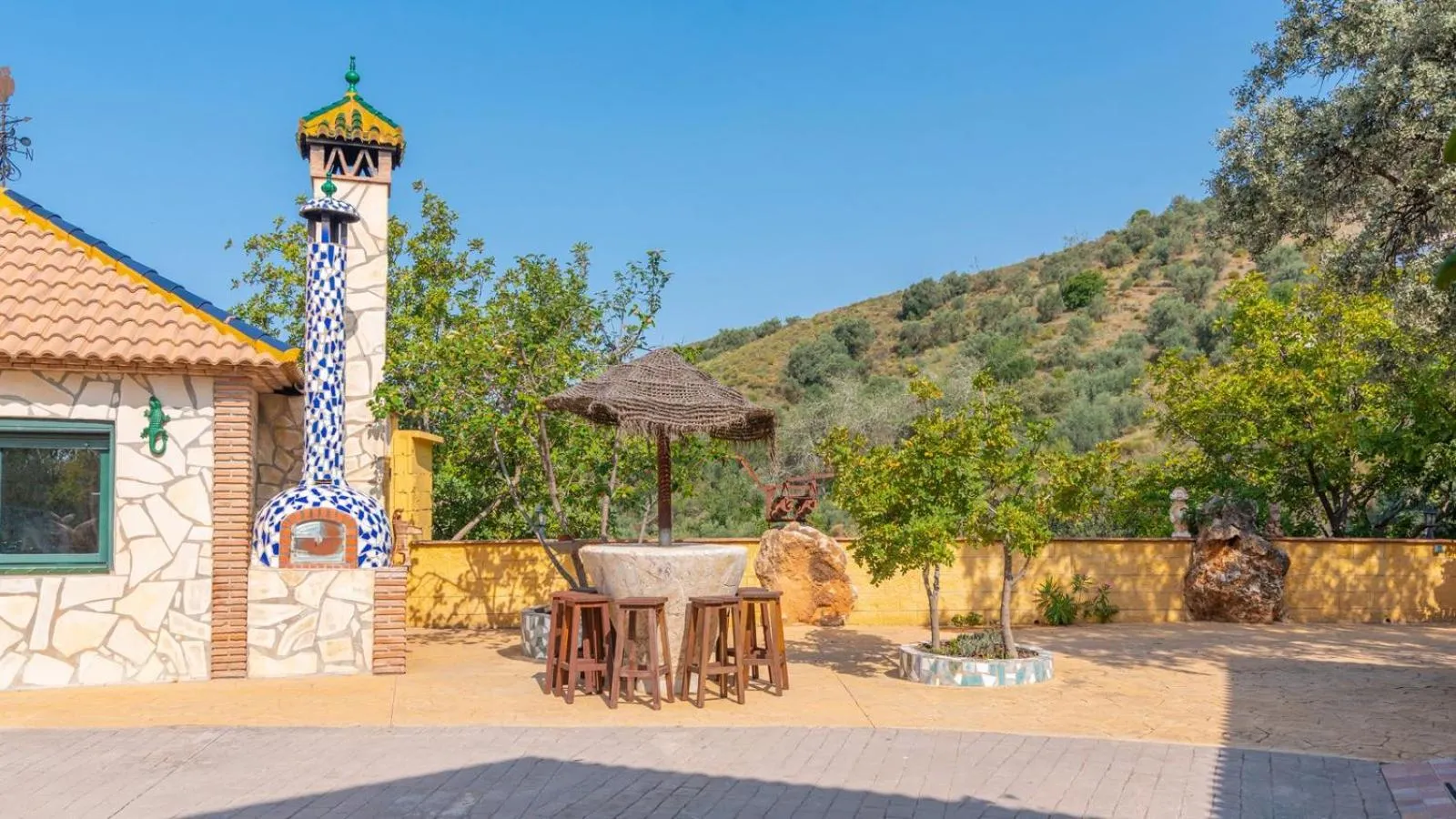 BBQ facilities in Villa Paraiso Andaluz Sedella by Ruralidays