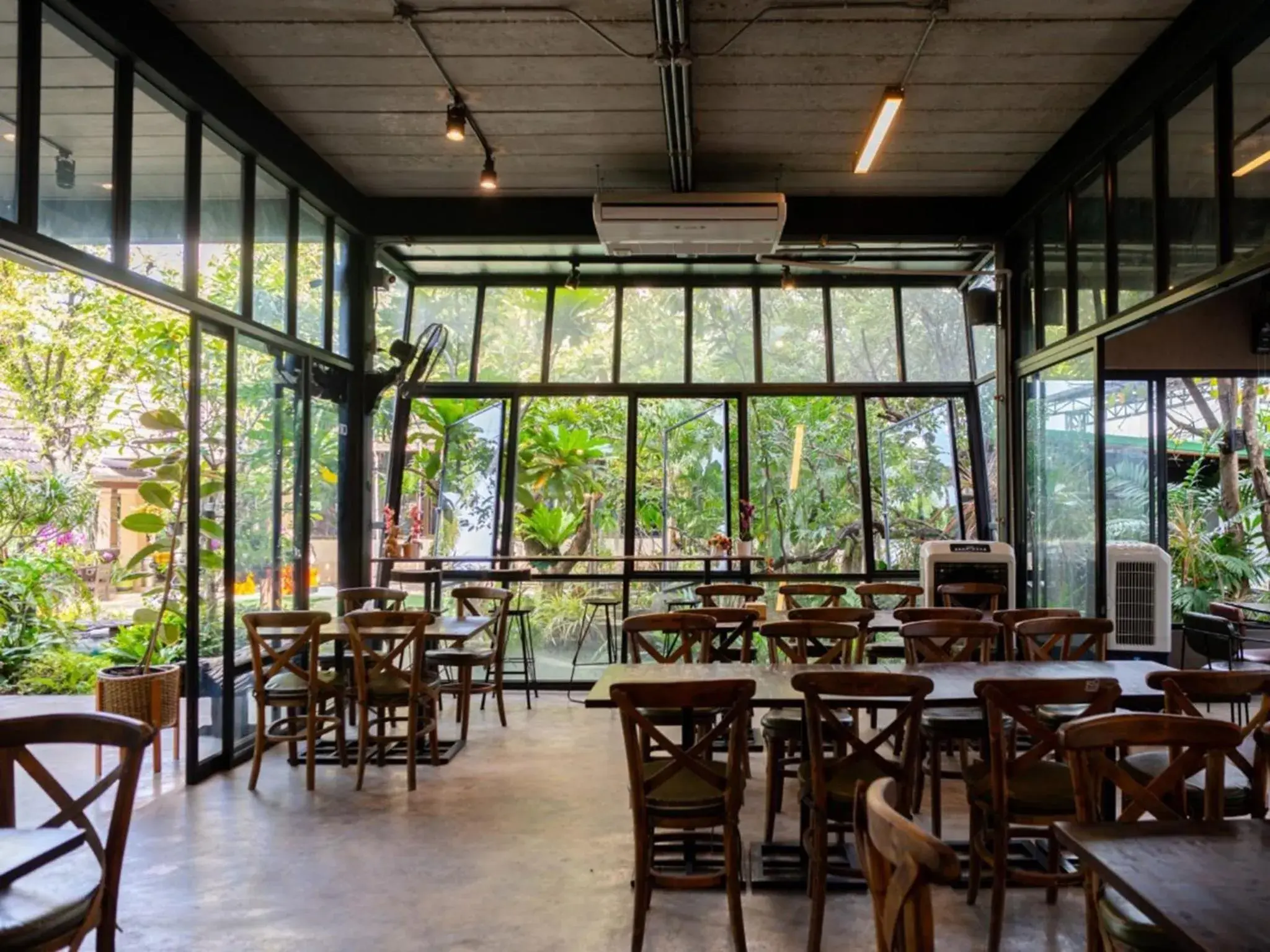Restaurant/places to eat in Crystal Resort Korat Restaurant/places to eat in Crystal Resort Korat