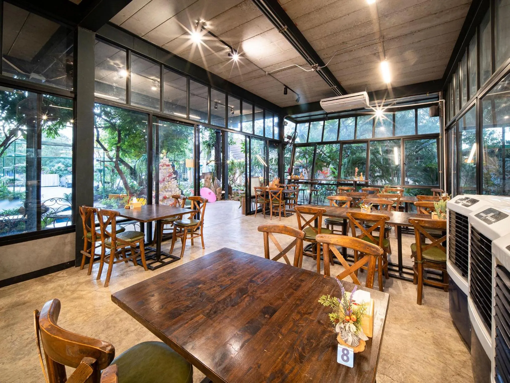 Restaurant/places to eat in Crystal Resort Korat