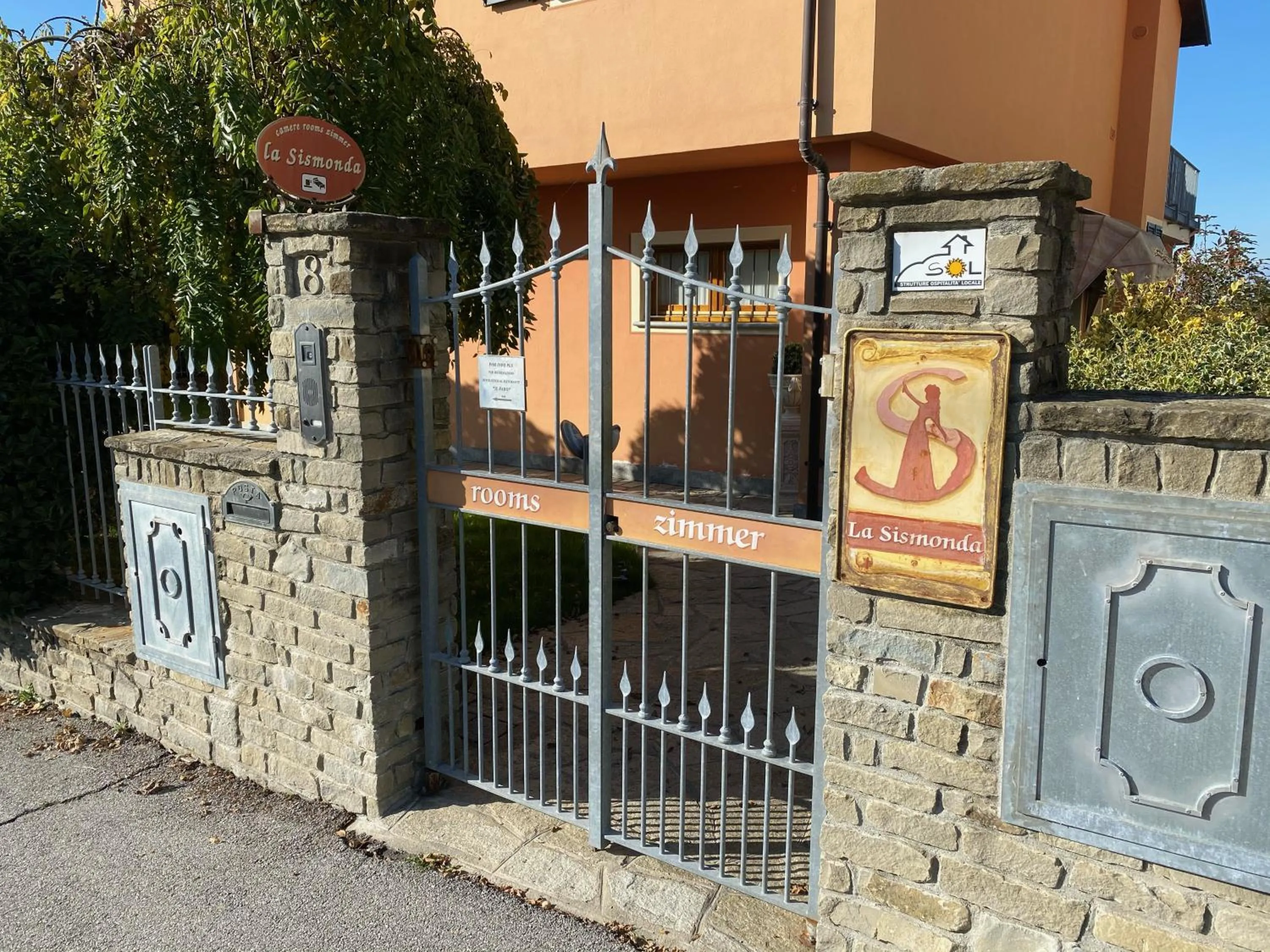 Property building in LA SISMONDA