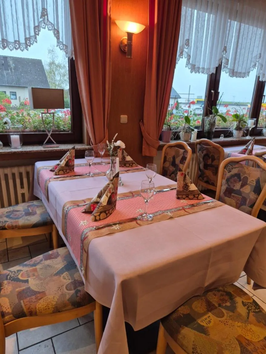 Restaurant/places to eat in Hotel zur Waage