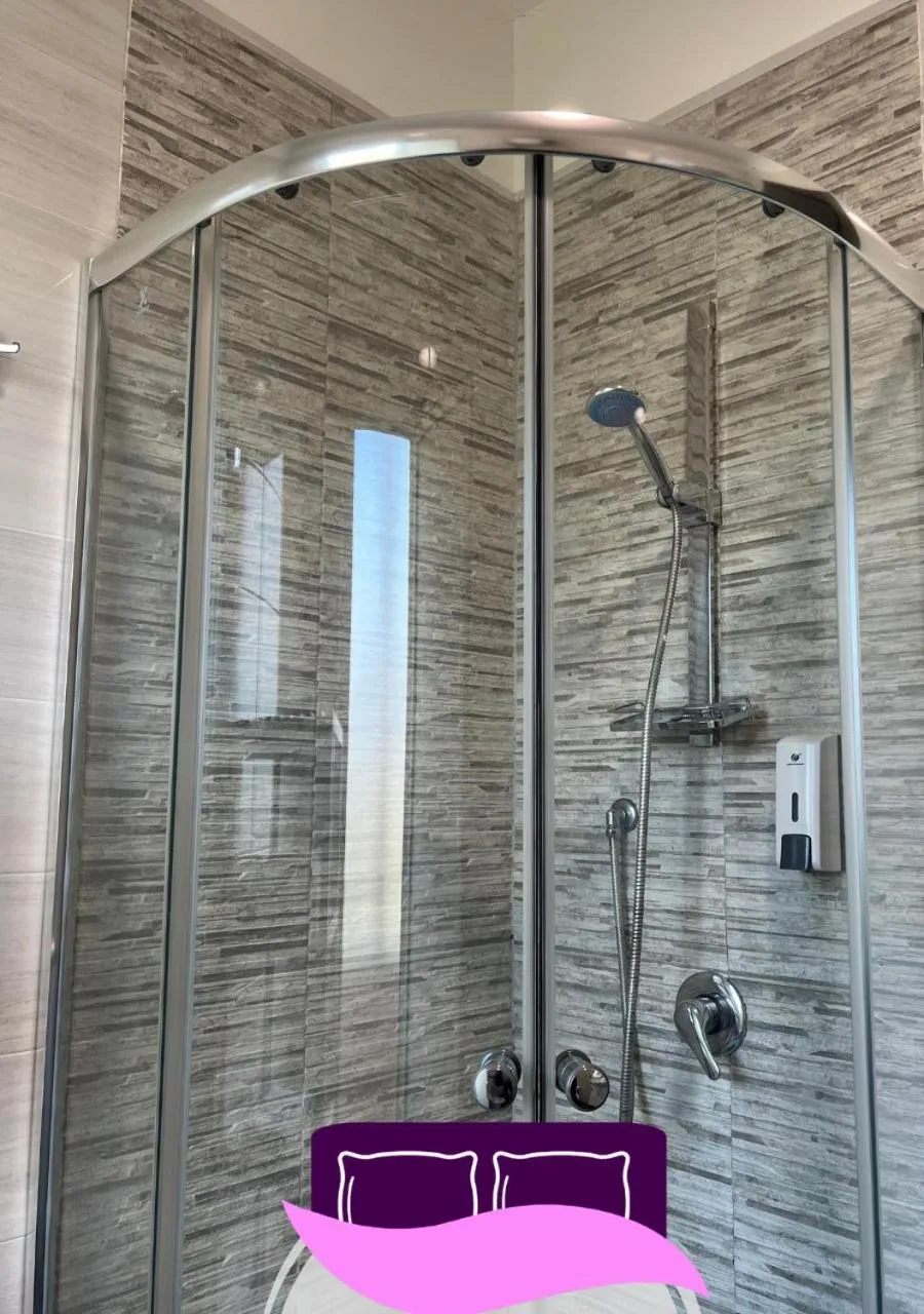 Shower in B&B ANASTASIA