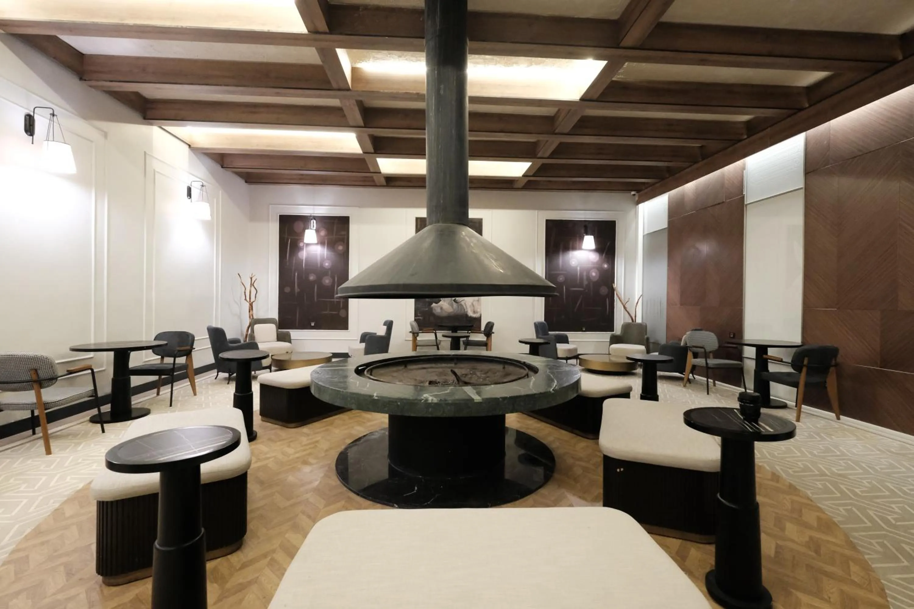 flat iron in Oksijen Zone Hotel & Spa