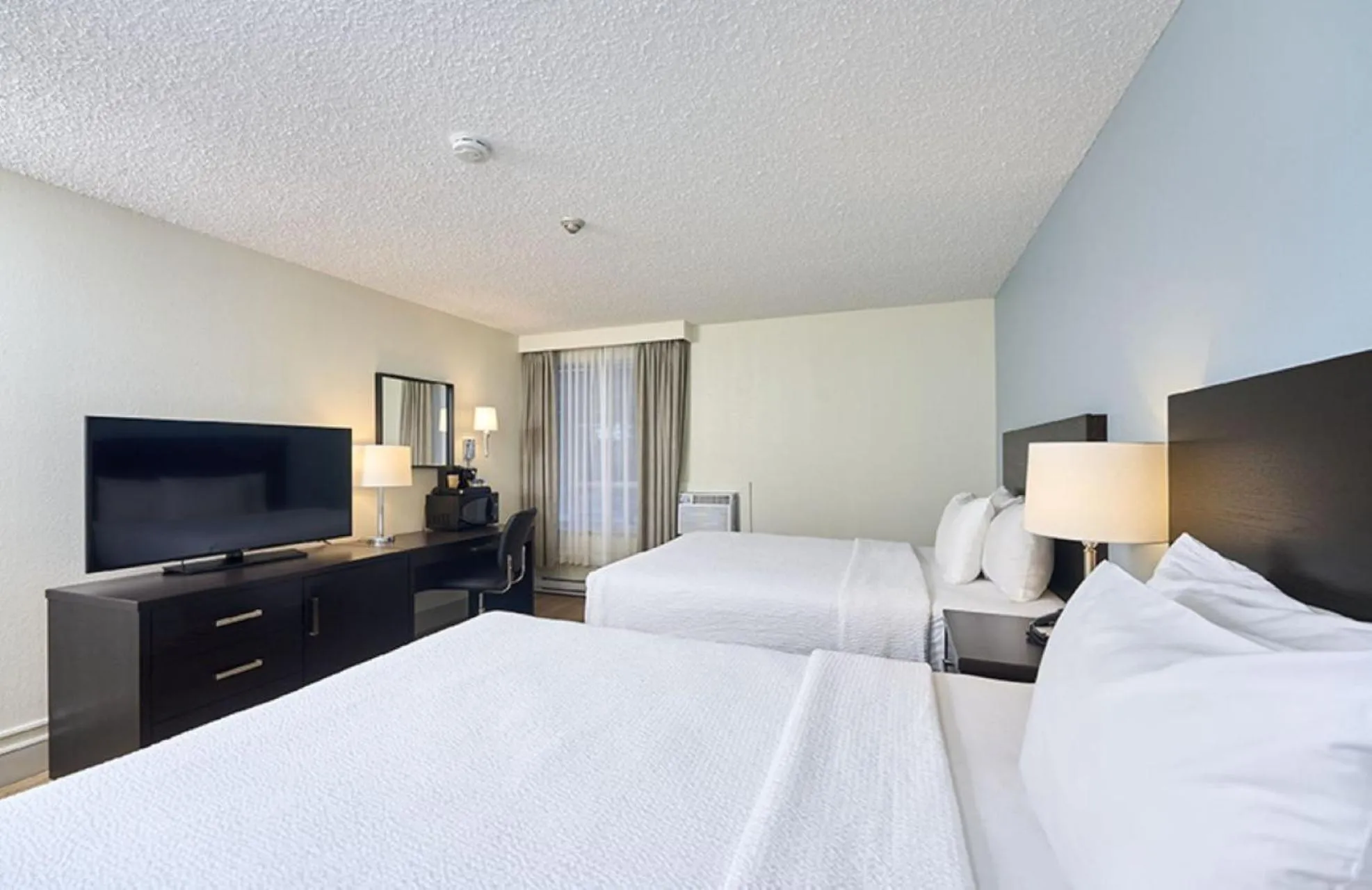 Bedroom, Bed in Canad Inns Destination Centre Windsor Park