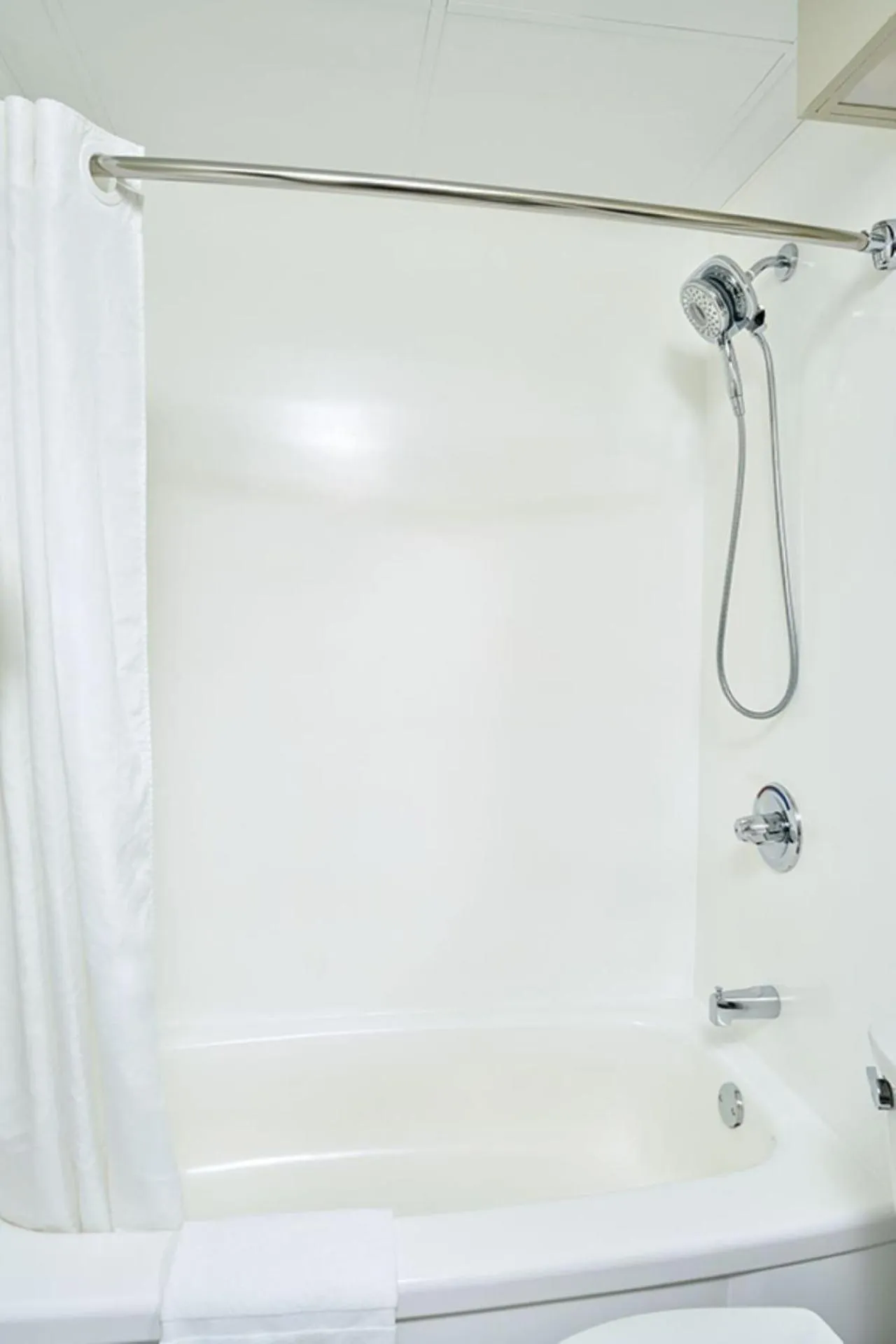 Shower in Canad Inns Destination Centre Windsor Park