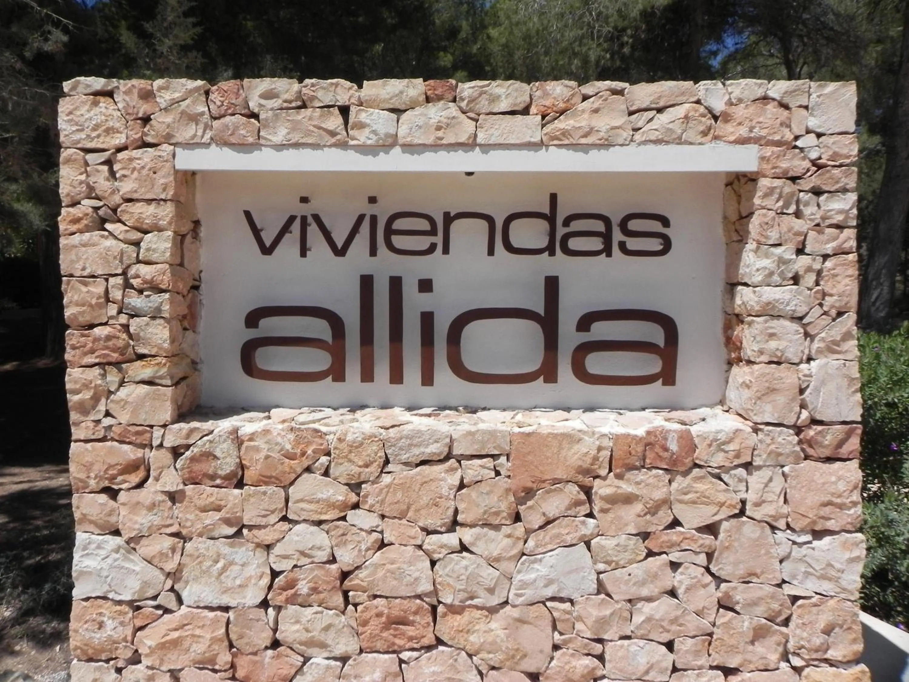 Property logo or sign in Viviendas Turísticas Vacacionales Allida