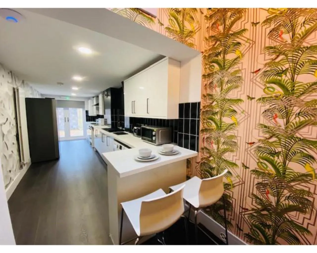 Dining area in Townhouse PLUS @ Lower Beth Street Stoke