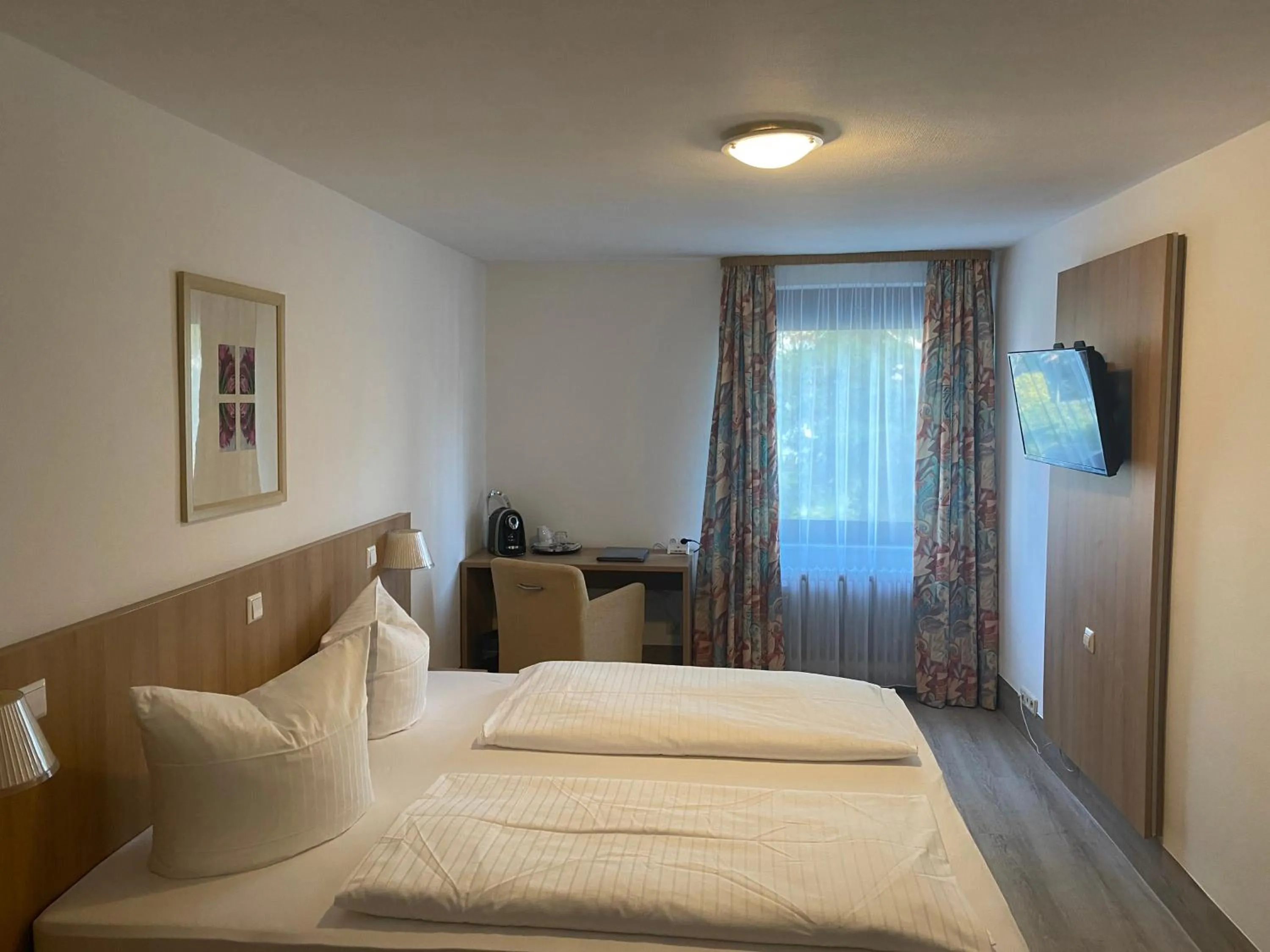 Bedroom, Bed in Bodenseehotel Krone & Gästehaus