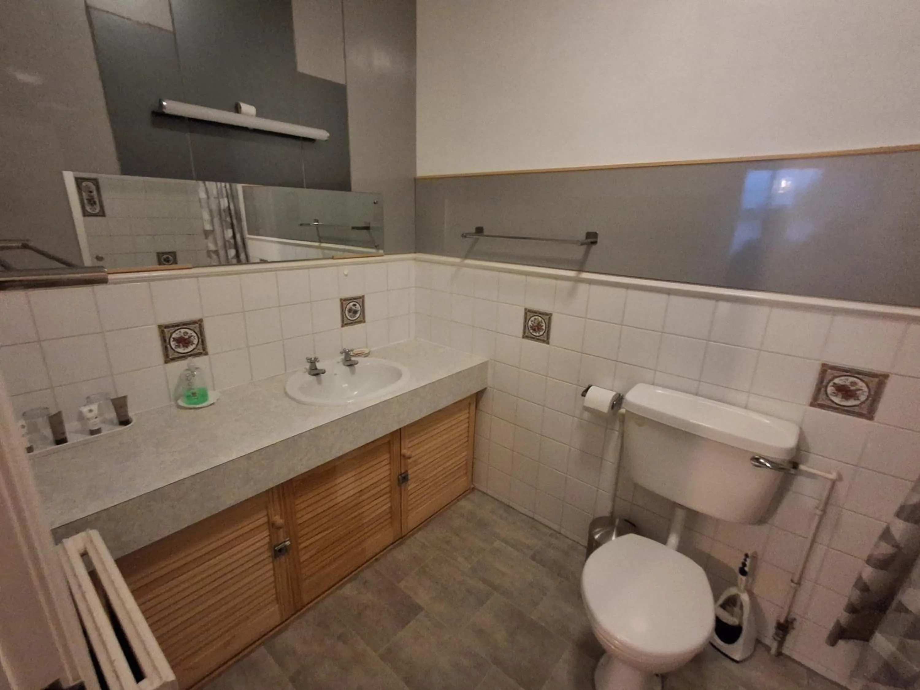 Bathroom in Newton House