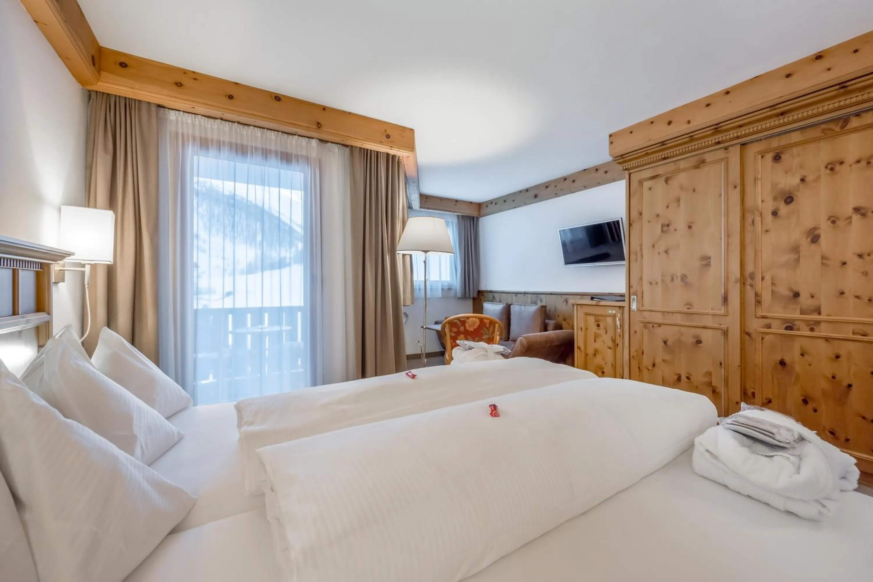 Bed in Chalet Silvretta Hotel & Spa