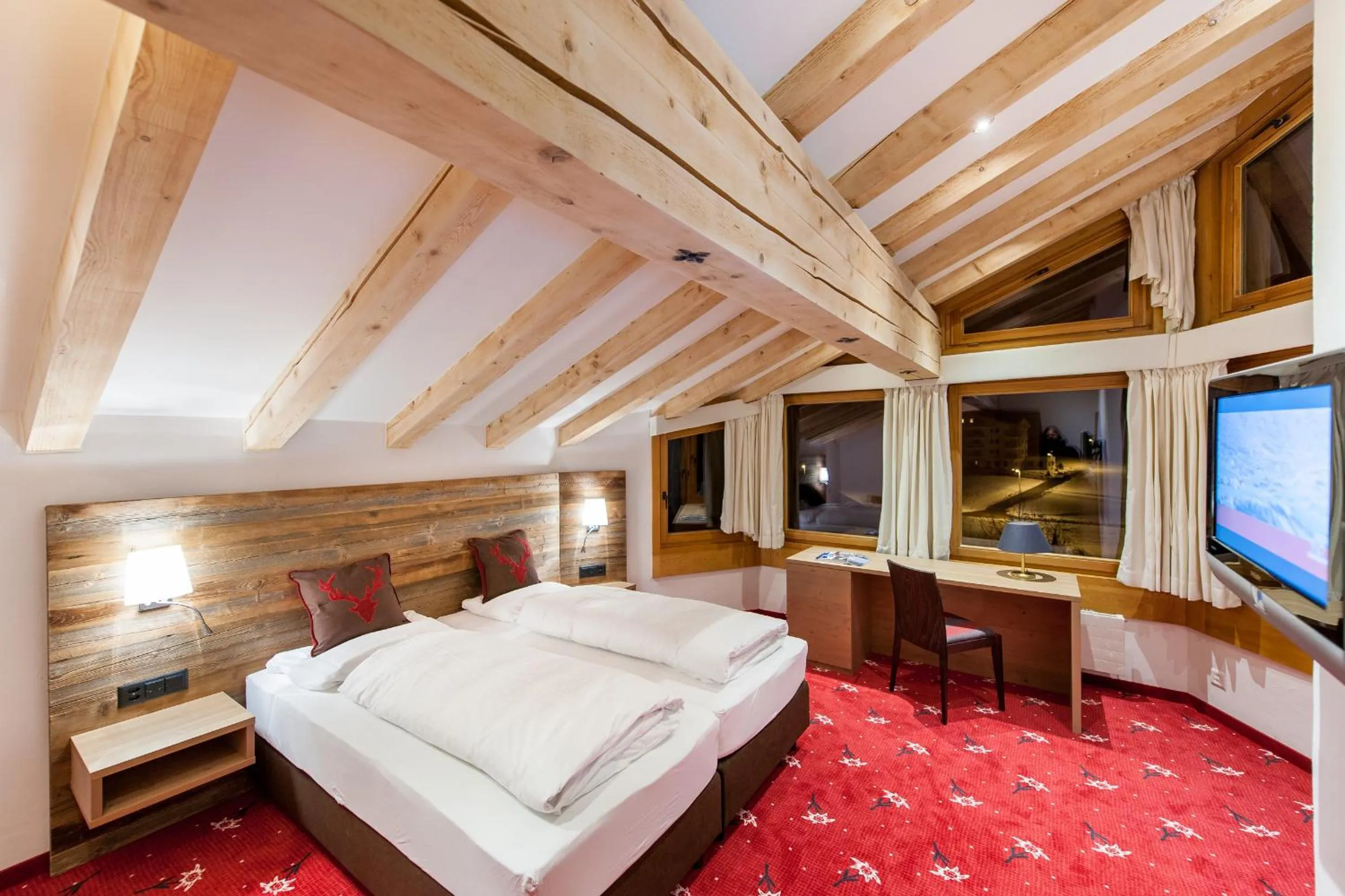 Photo of the whole room, Bed in Chalet Silvretta Hotel & Spa