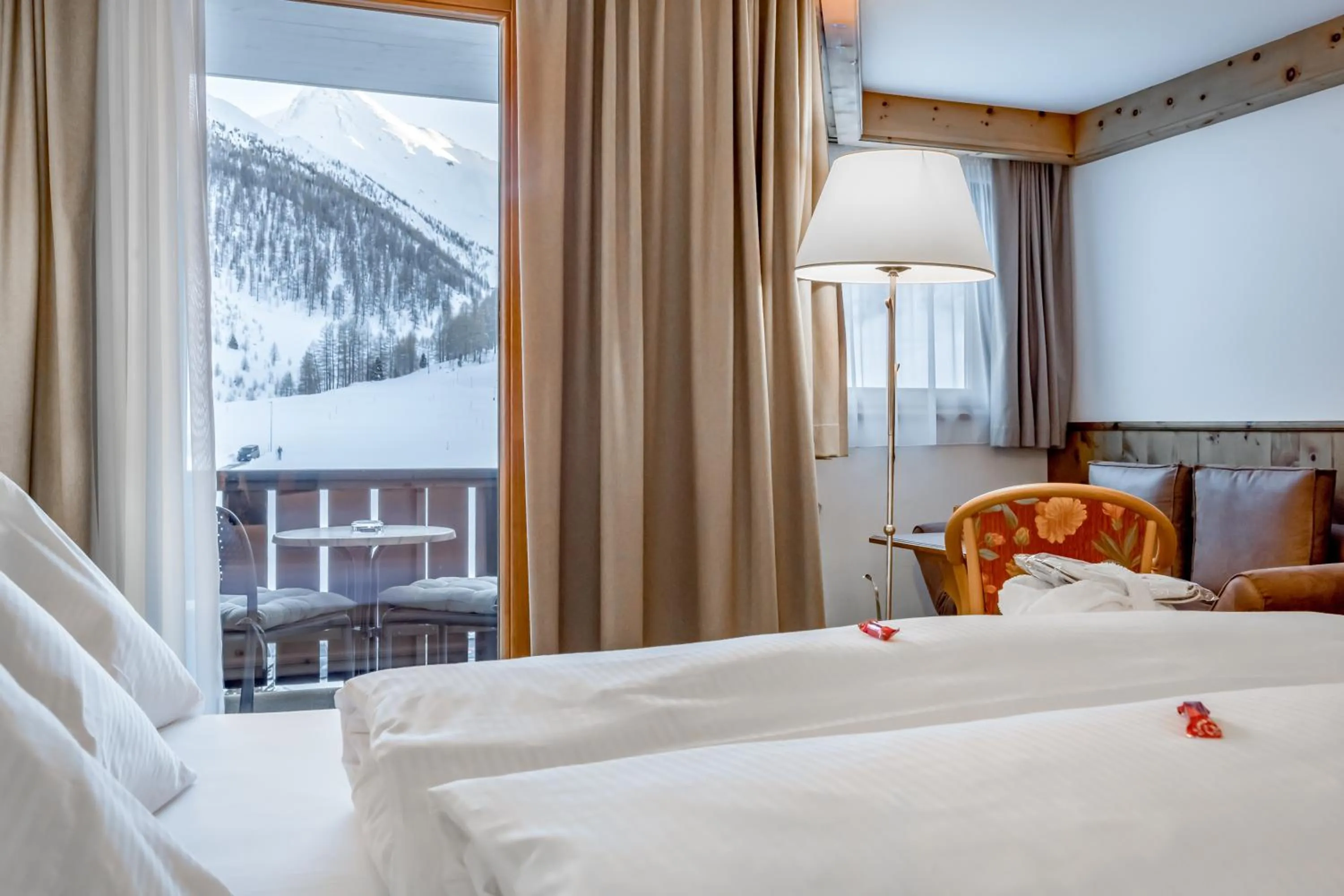 Bed in Chalet Silvretta Hotel & Spa