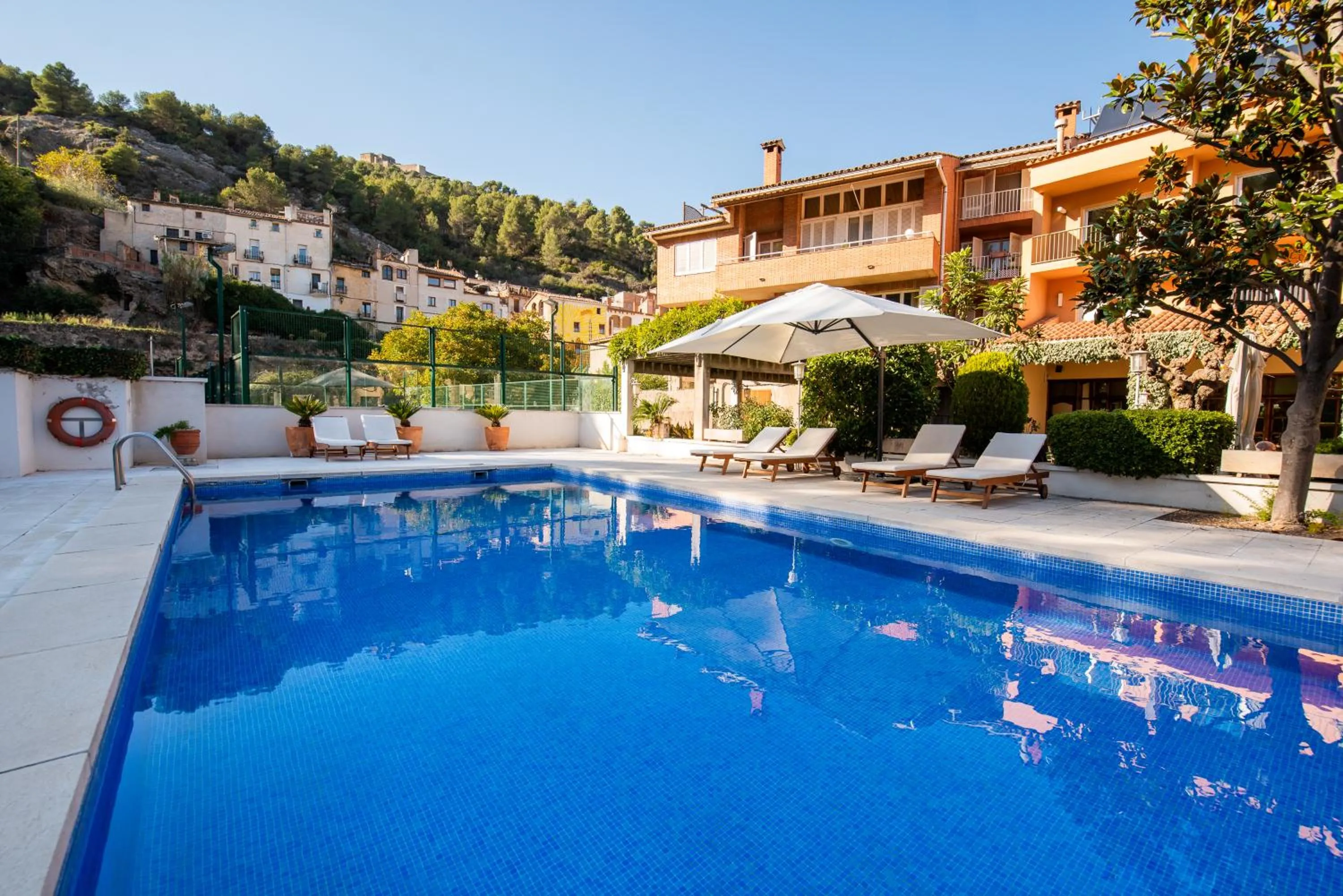 Property building in Hotel Robert