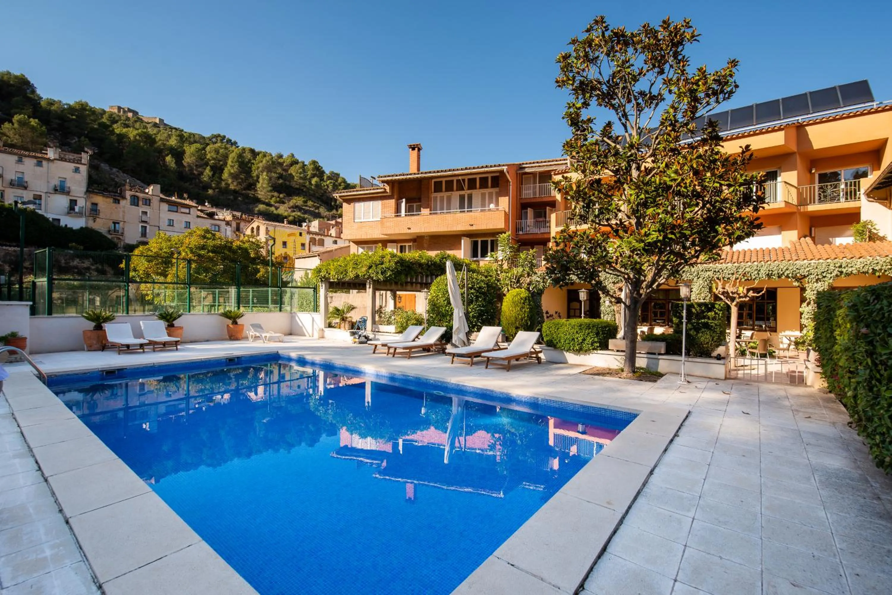 Property building in Hotel Robert