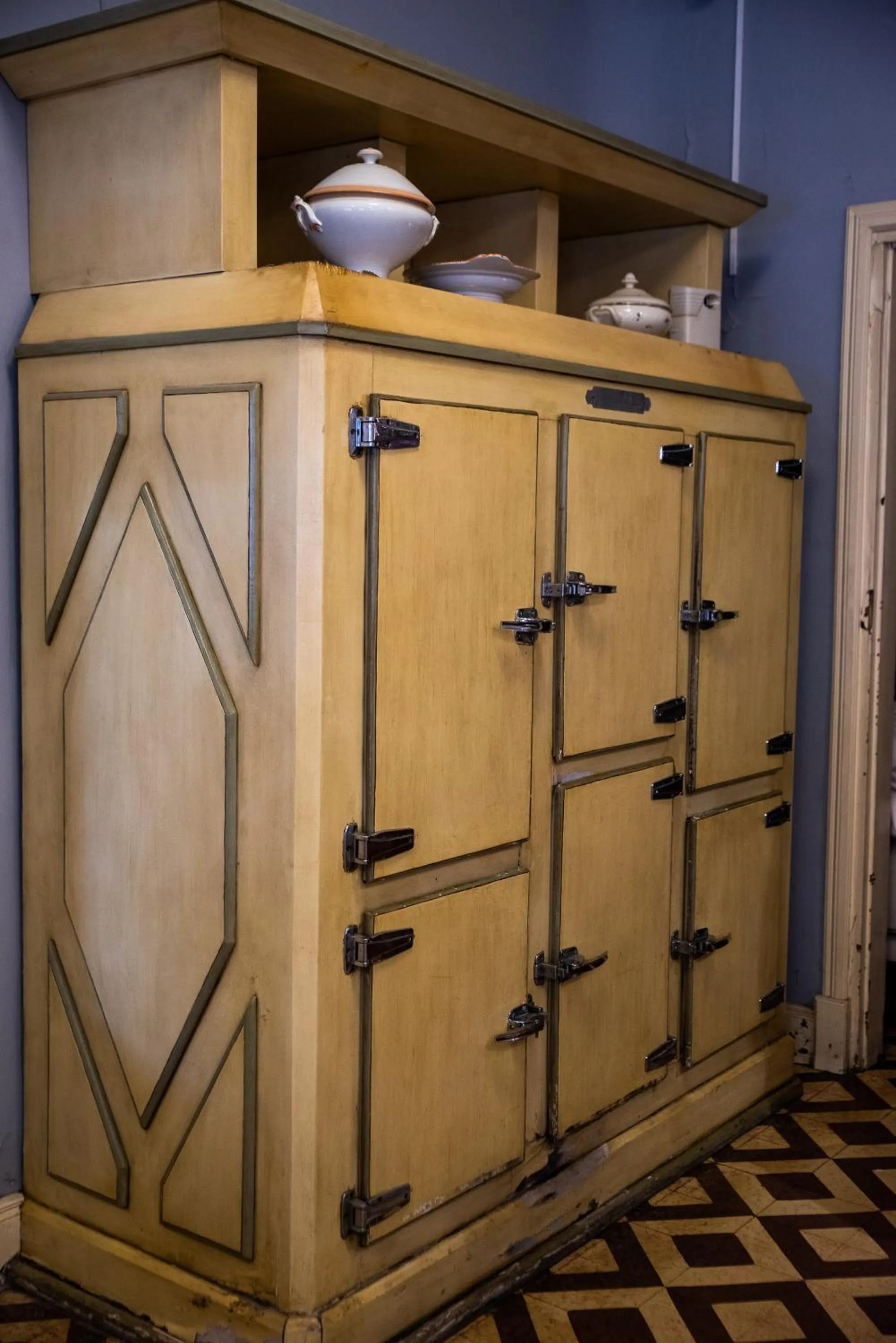 Restaurant/places to eat in Hotel Robert