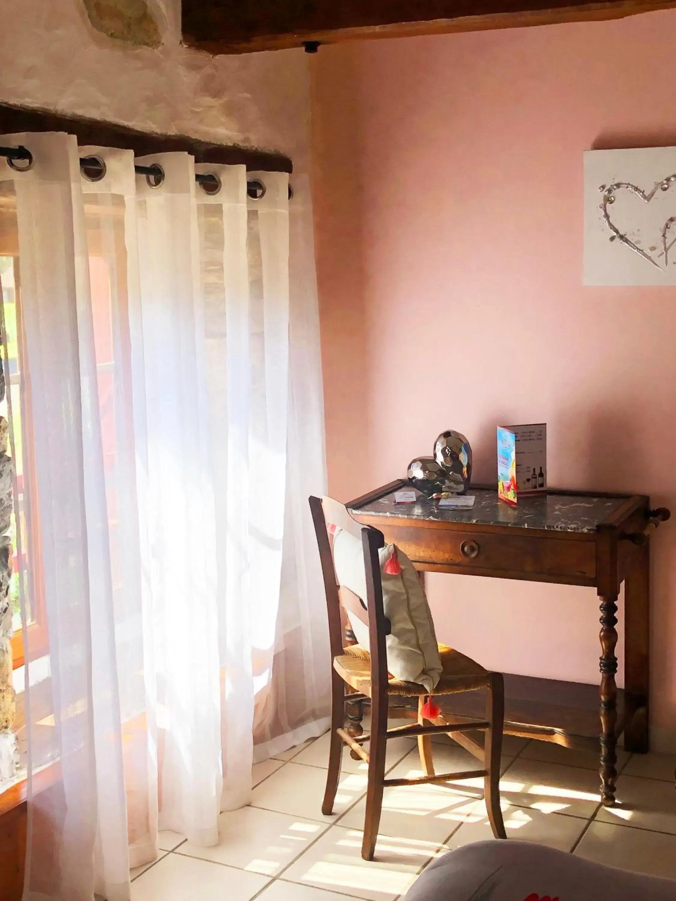 Triple Room in Maison " Elixondoa " Triple Room in Maison " Elixondoa "