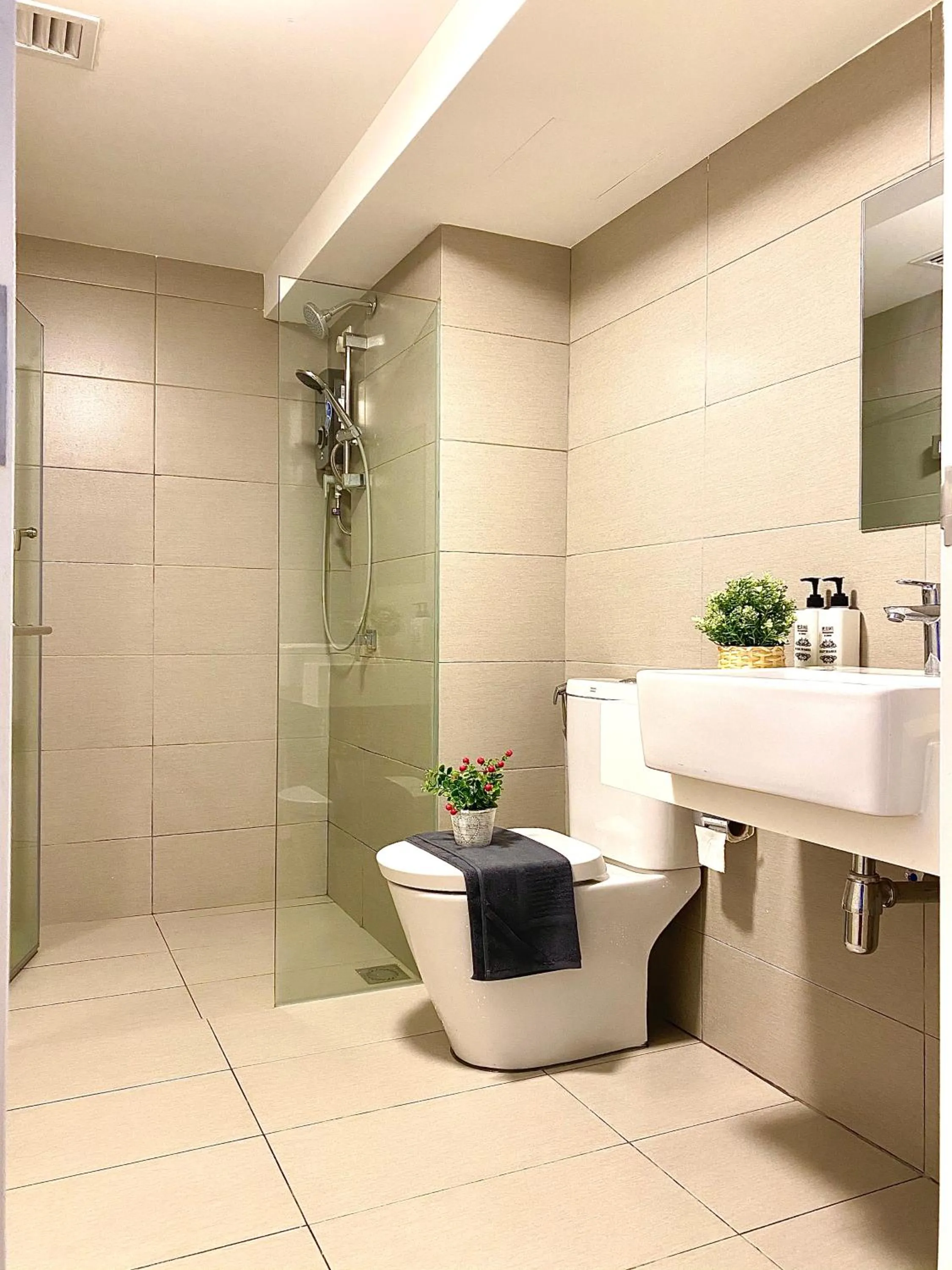 Bathroom in Eko Cheras Residences by De Space
