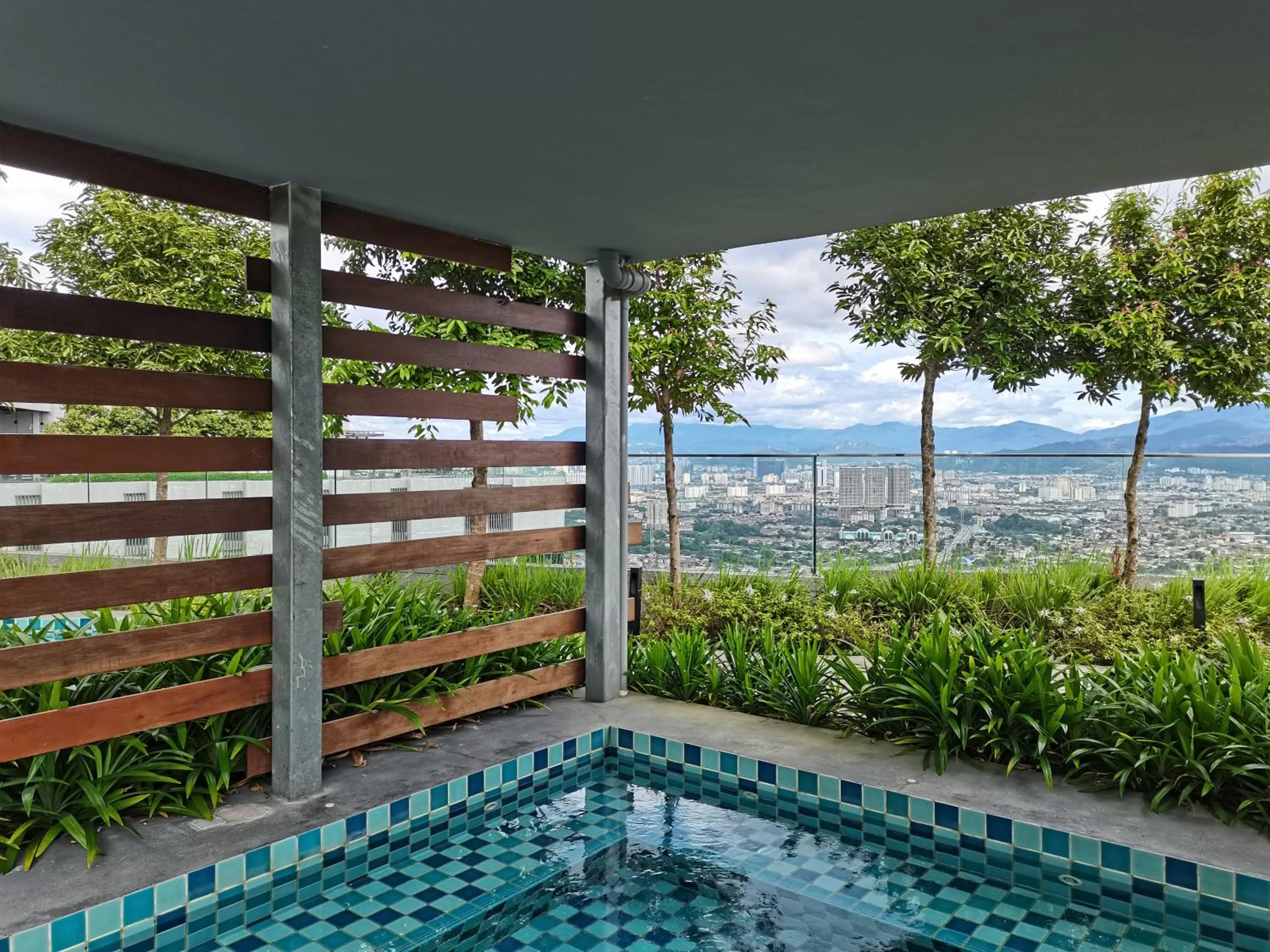 Swimming pool in Eko Cheras Residences by De Space