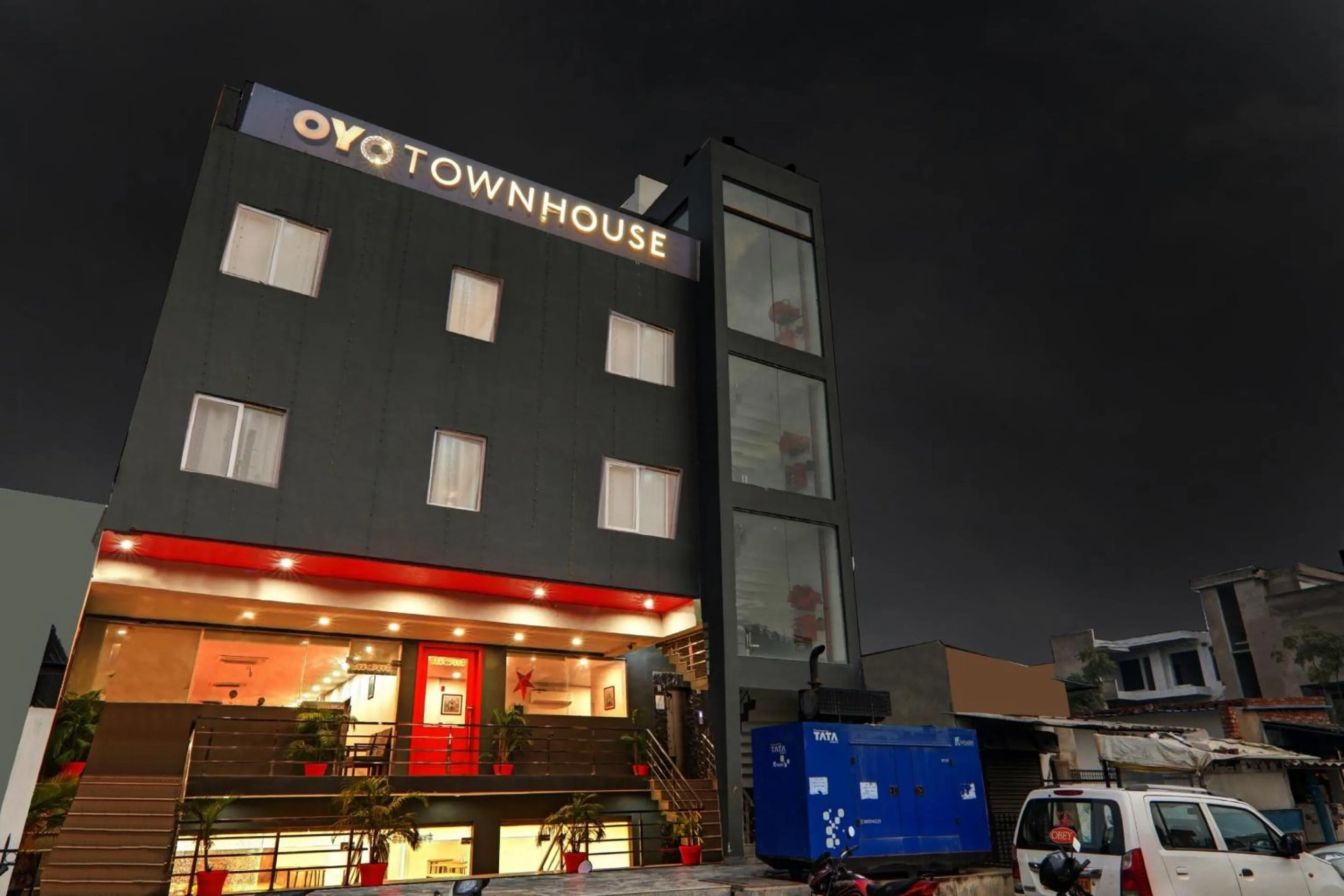 Facade/entrance in Townhouse The Shubham